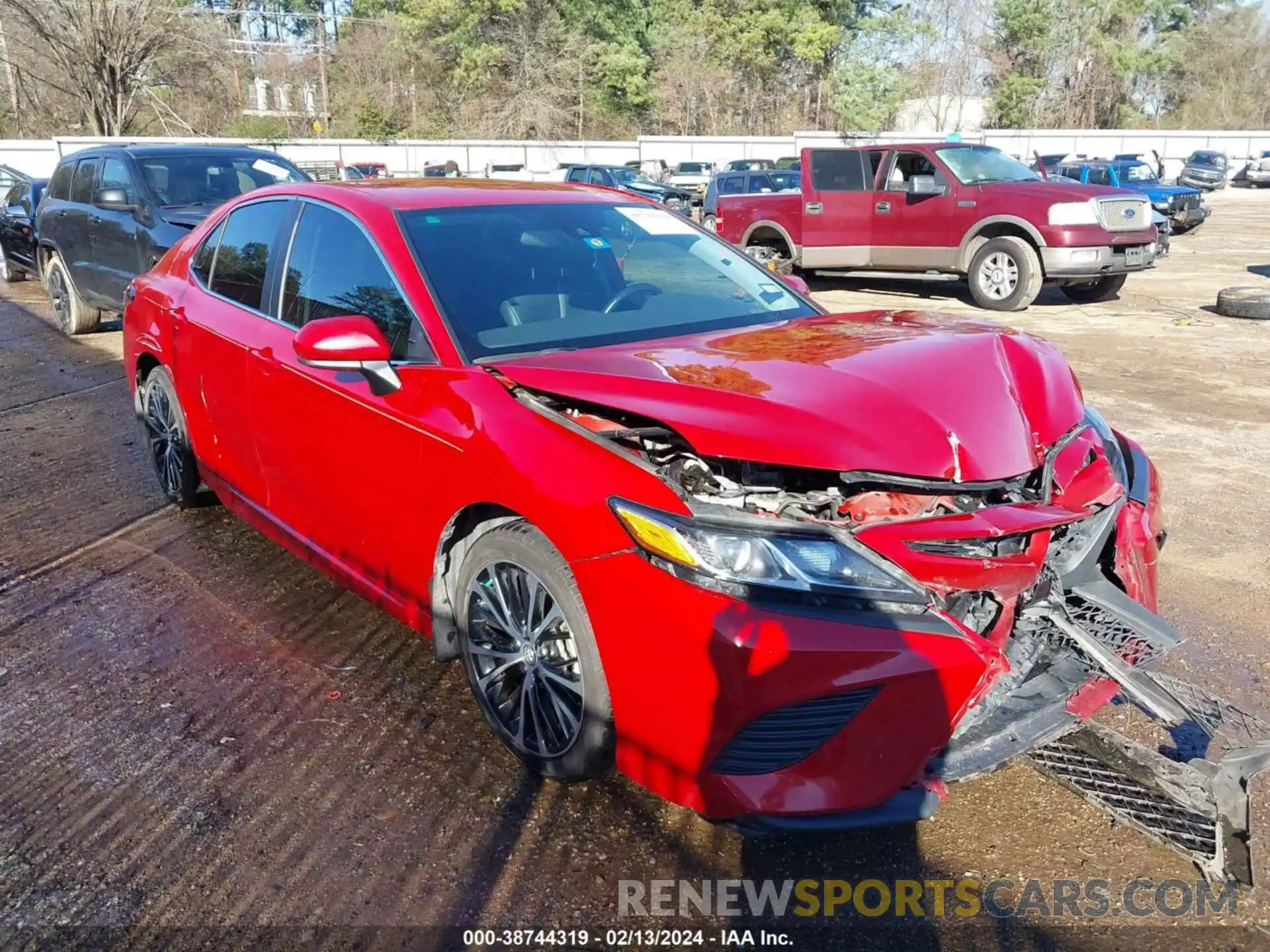 1 Photograph of a damaged car 4T1B11HK1KU285591 TOYOTA CAMRY 2019