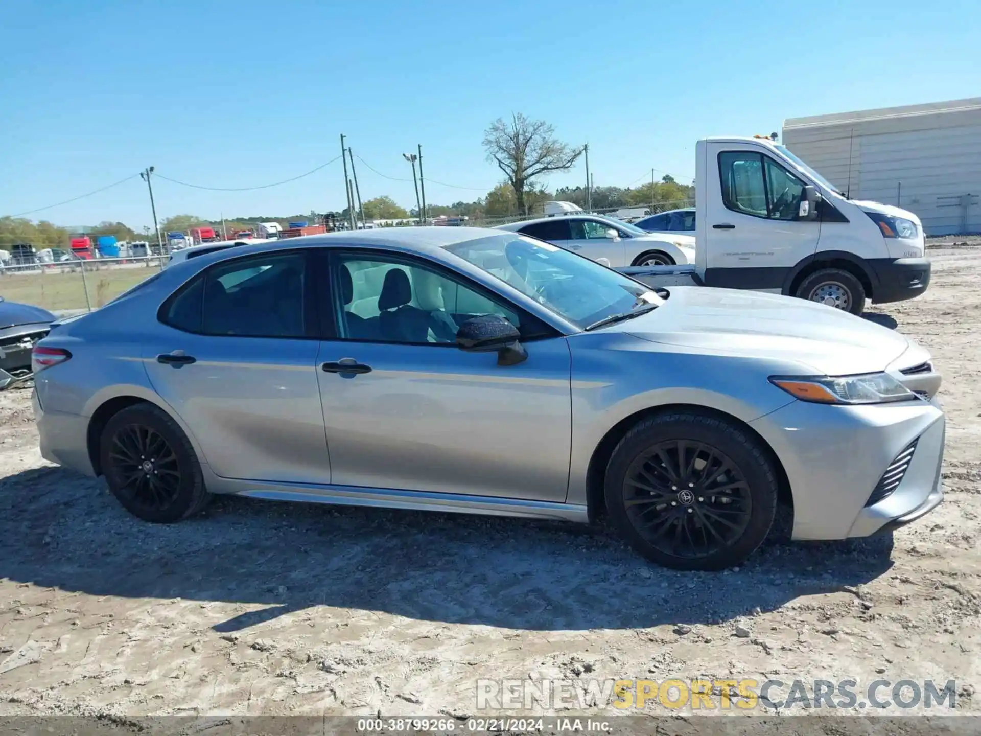 13 Photograph of a damaged car 4T1B11HK1KU286742 TOYOTA CAMRY 2019