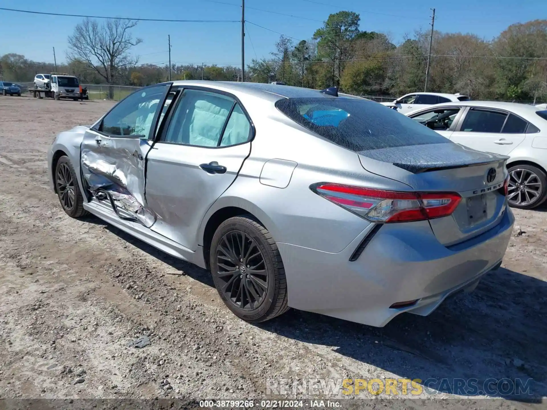 3 Photograph of a damaged car 4T1B11HK1KU286742 TOYOTA CAMRY 2019