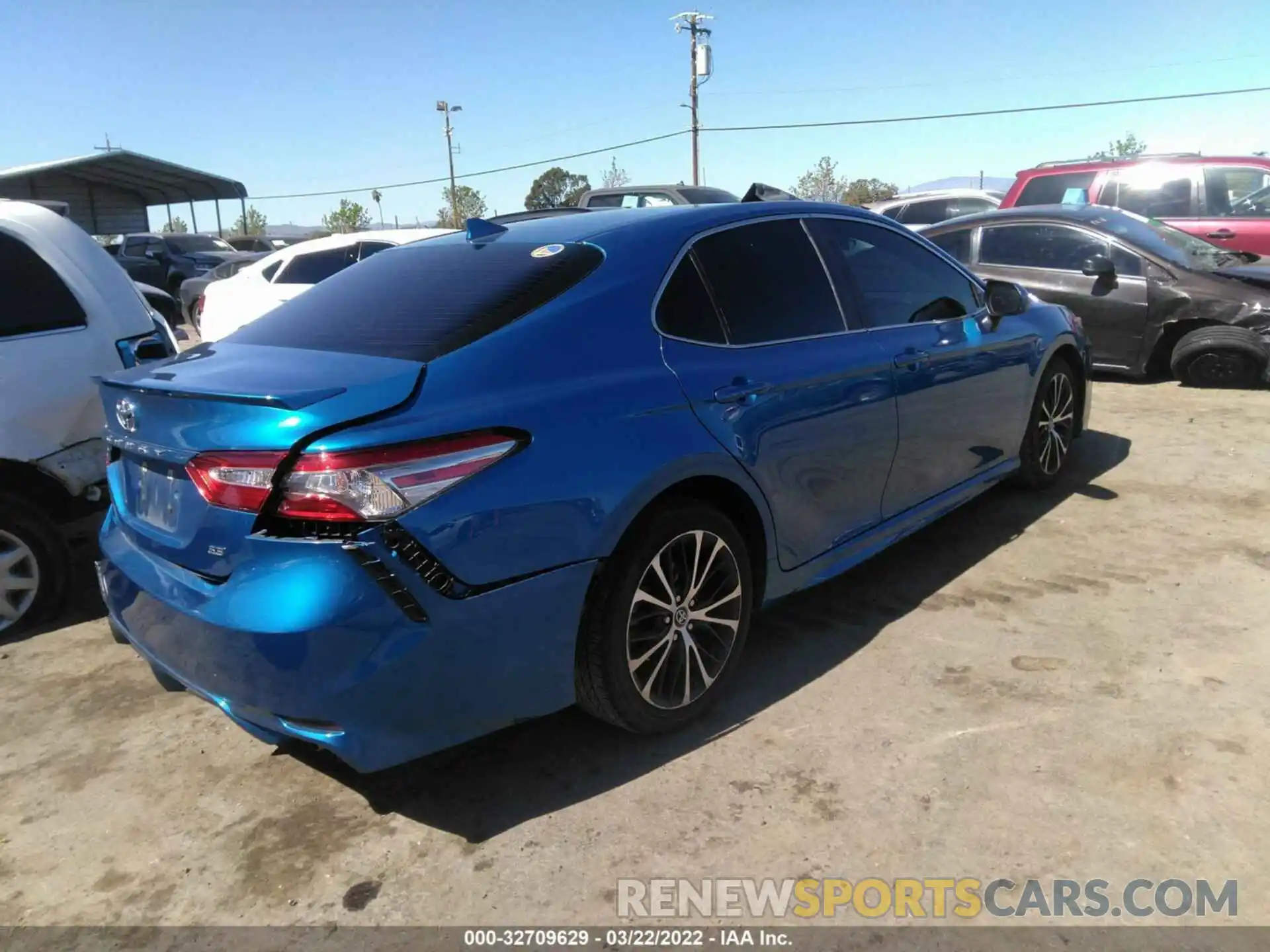 4 Photograph of a damaged car 4T1B11HK1KU289401 TOYOTA CAMRY 2019