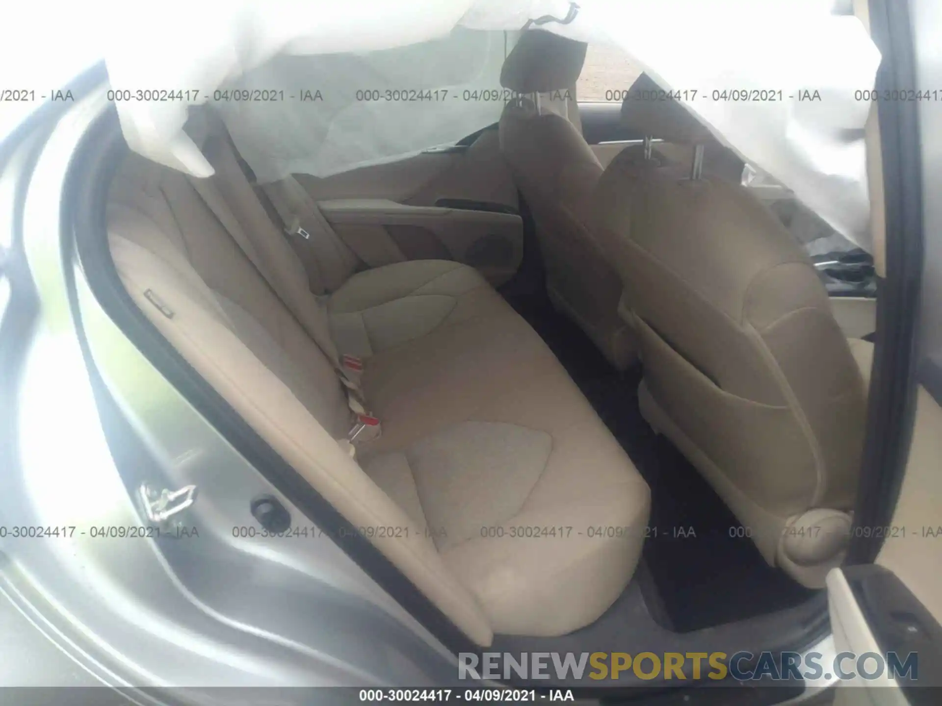 8 Photograph of a damaged car 4T1B11HK1KU291827 TOYOTA CAMRY 2019