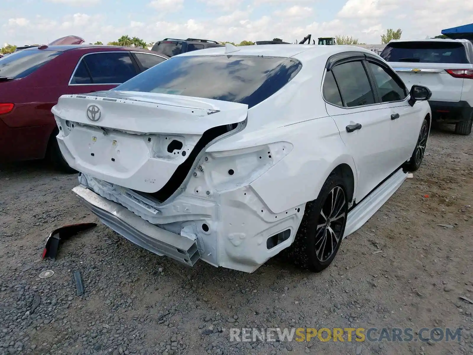 4 Фотография поврежденного автомобиля 4T1B11HK1KU294355 TOYOTA CAMRY 2019