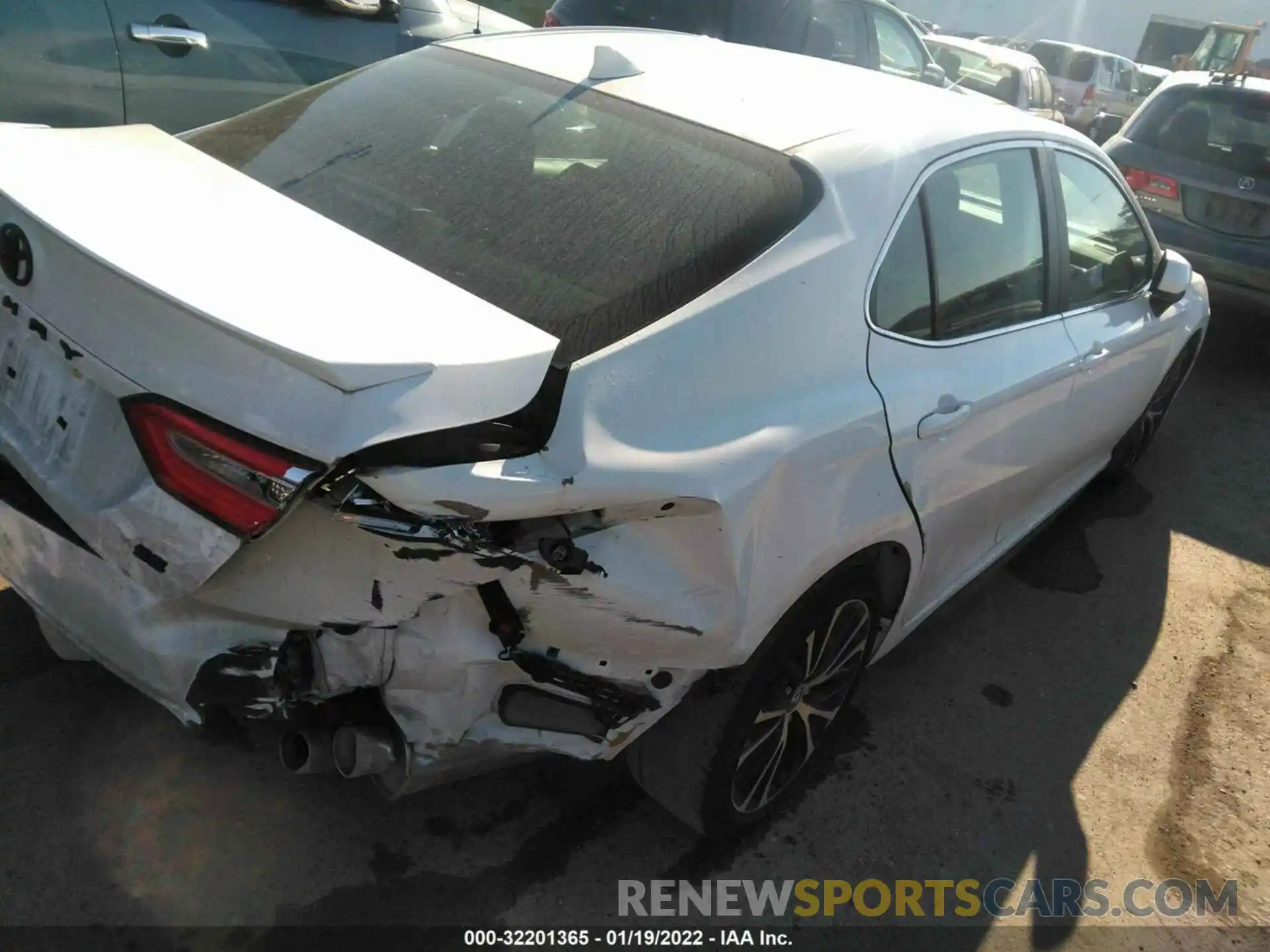 4 Photograph of a damaged car 4T1B11HK1KU295747 TOYOTA CAMRY 2019