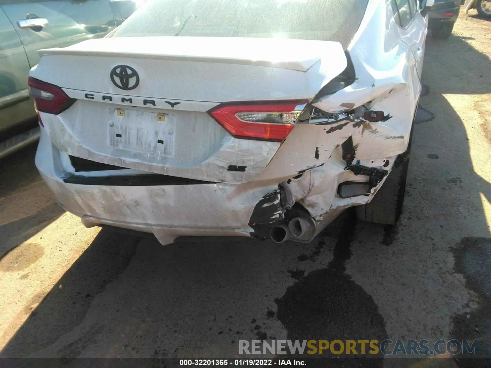 6 Photograph of a damaged car 4T1B11HK1KU295747 TOYOTA CAMRY 2019