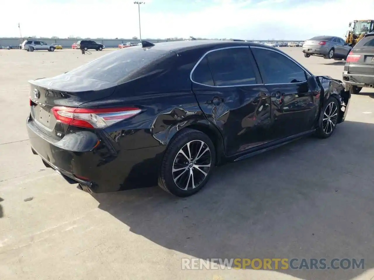 4 Photograph of a damaged car 4T1B11HK1KU679527 TOYOTA CAMRY 2019