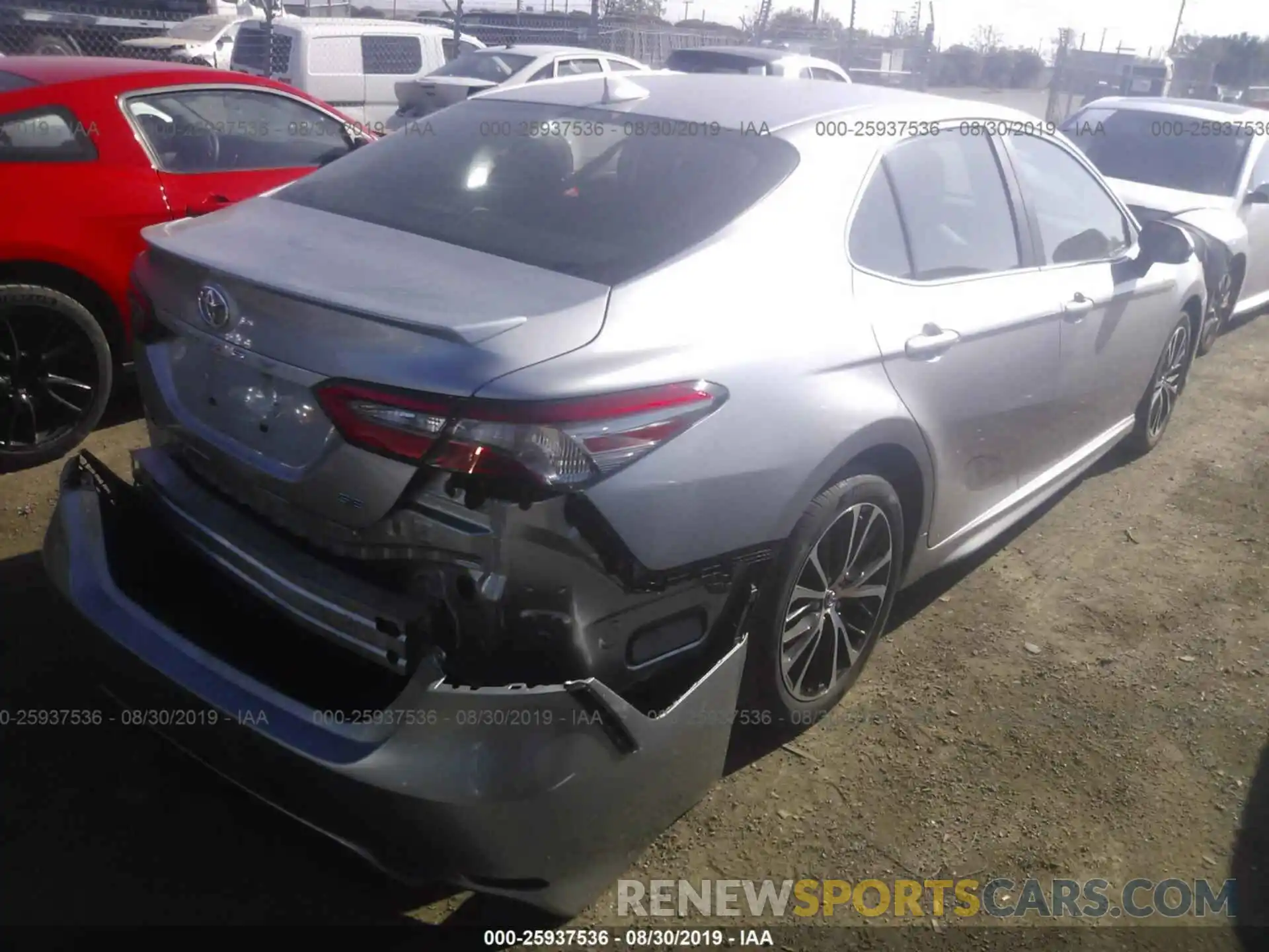 4 Фотография поврежденного автомобиля 4T1B11HK1KU679611 TOYOTA CAMRY 2019