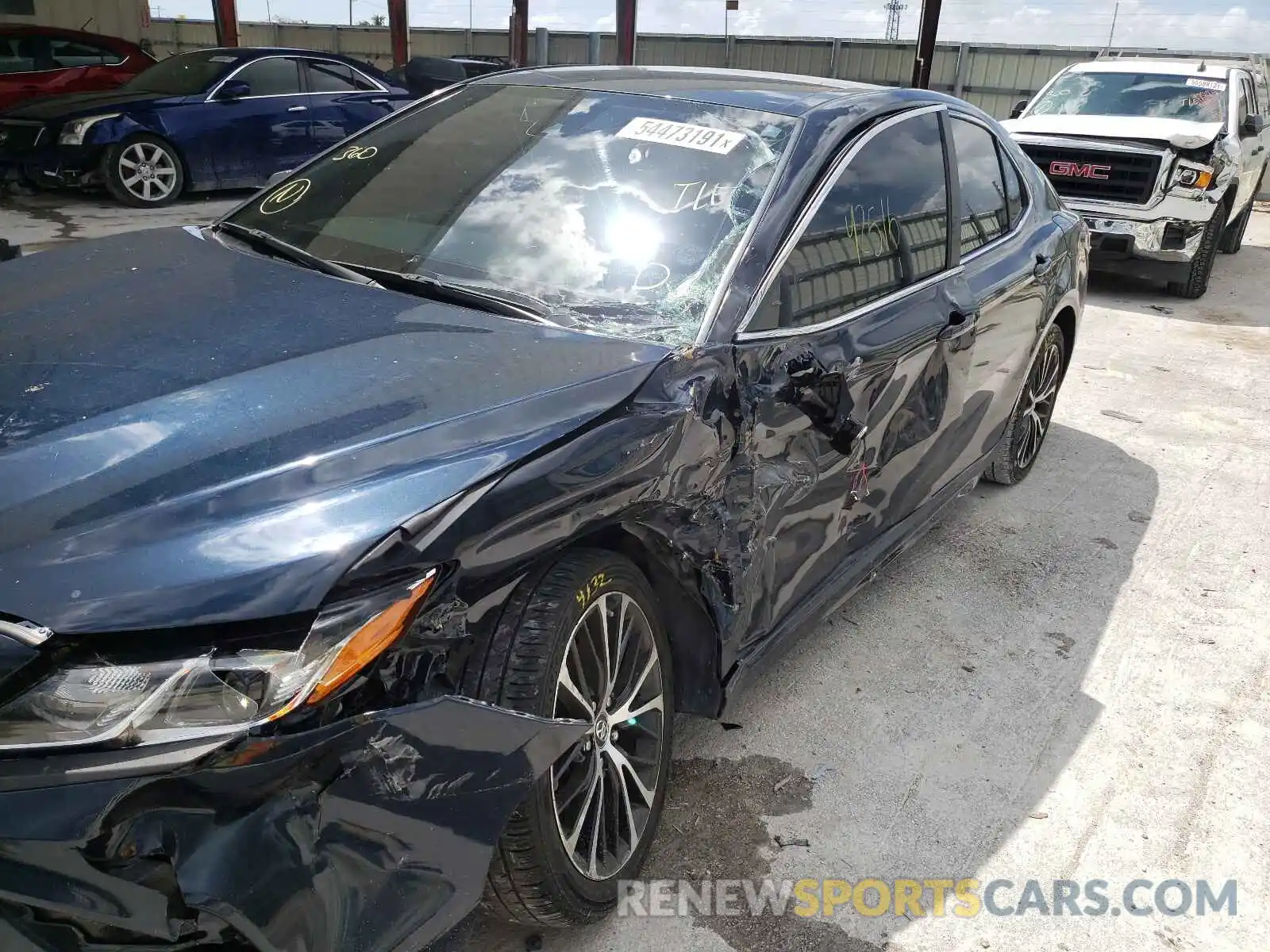 9 Photograph of a damaged car 4T1B11HK1KU681794 TOYOTA CAMRY 2019