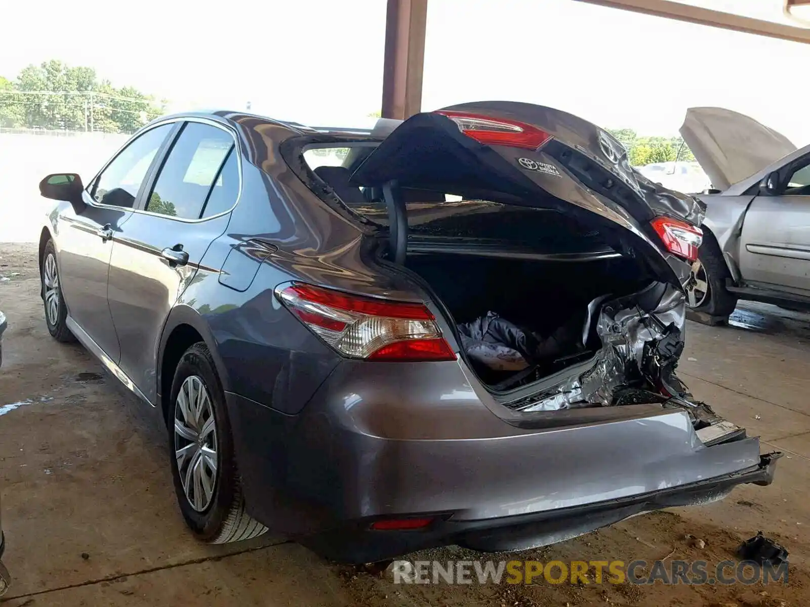 3 Photograph of a damaged car 4T1B11HK1KU682685 TOYOTA CAMRY 2019