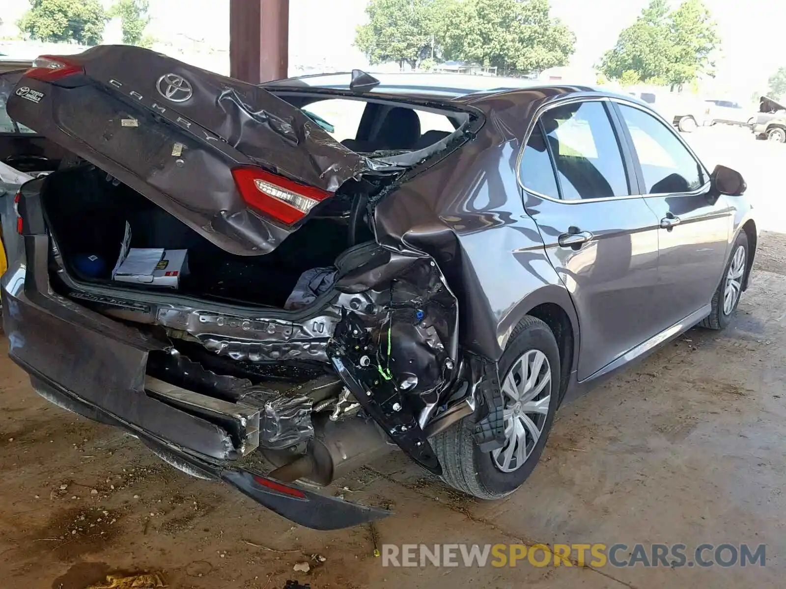 4 Photograph of a damaged car 4T1B11HK1KU682685 TOYOTA CAMRY 2019