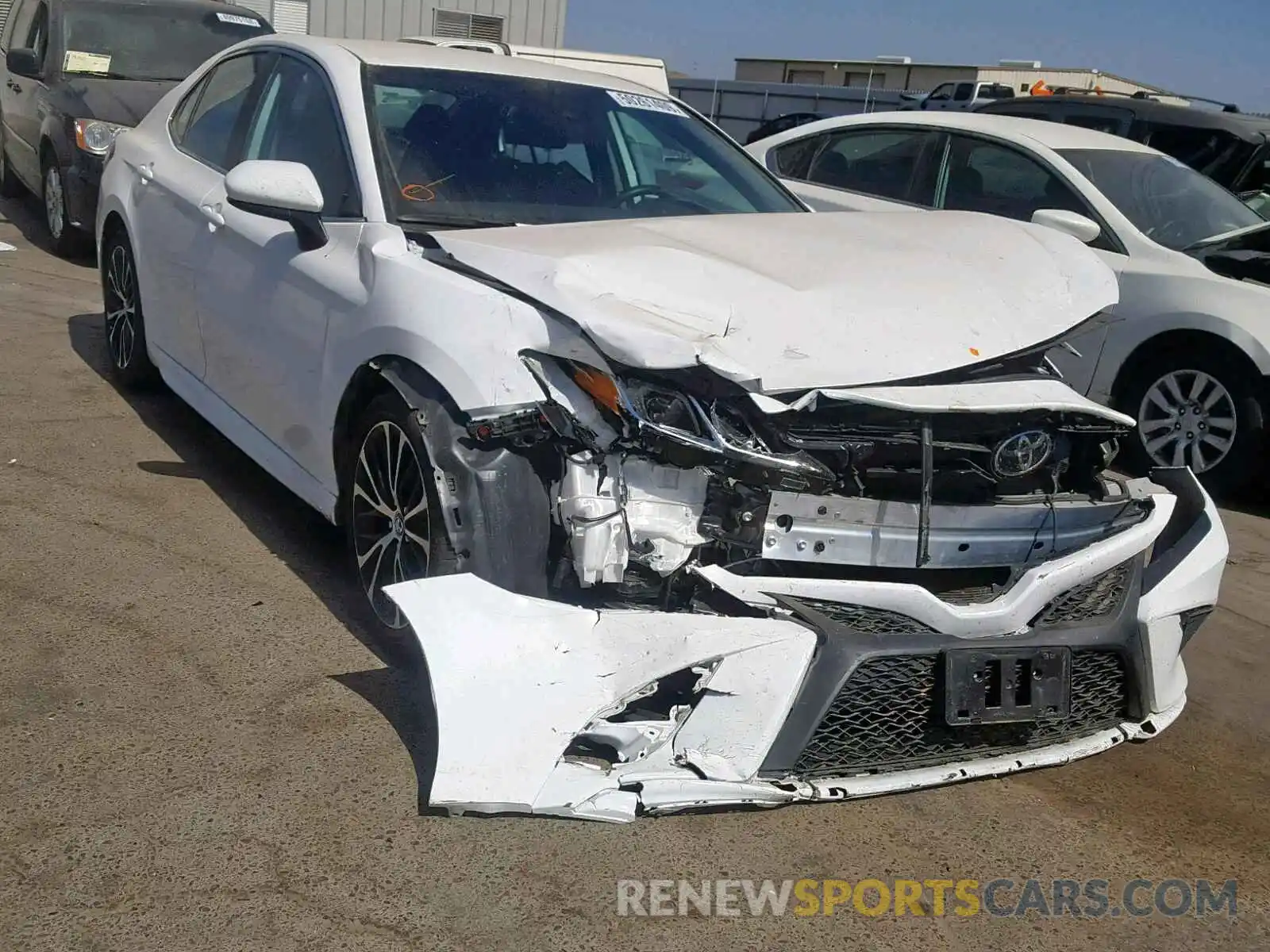 1 Photograph of a damaged car 4T1B11HK1KU682895 TOYOTA CAMRY 2019