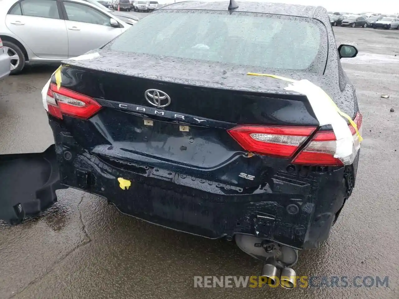 9 Photograph of a damaged car 4T1B11HK1KU682945 TOYOTA CAMRY 2019