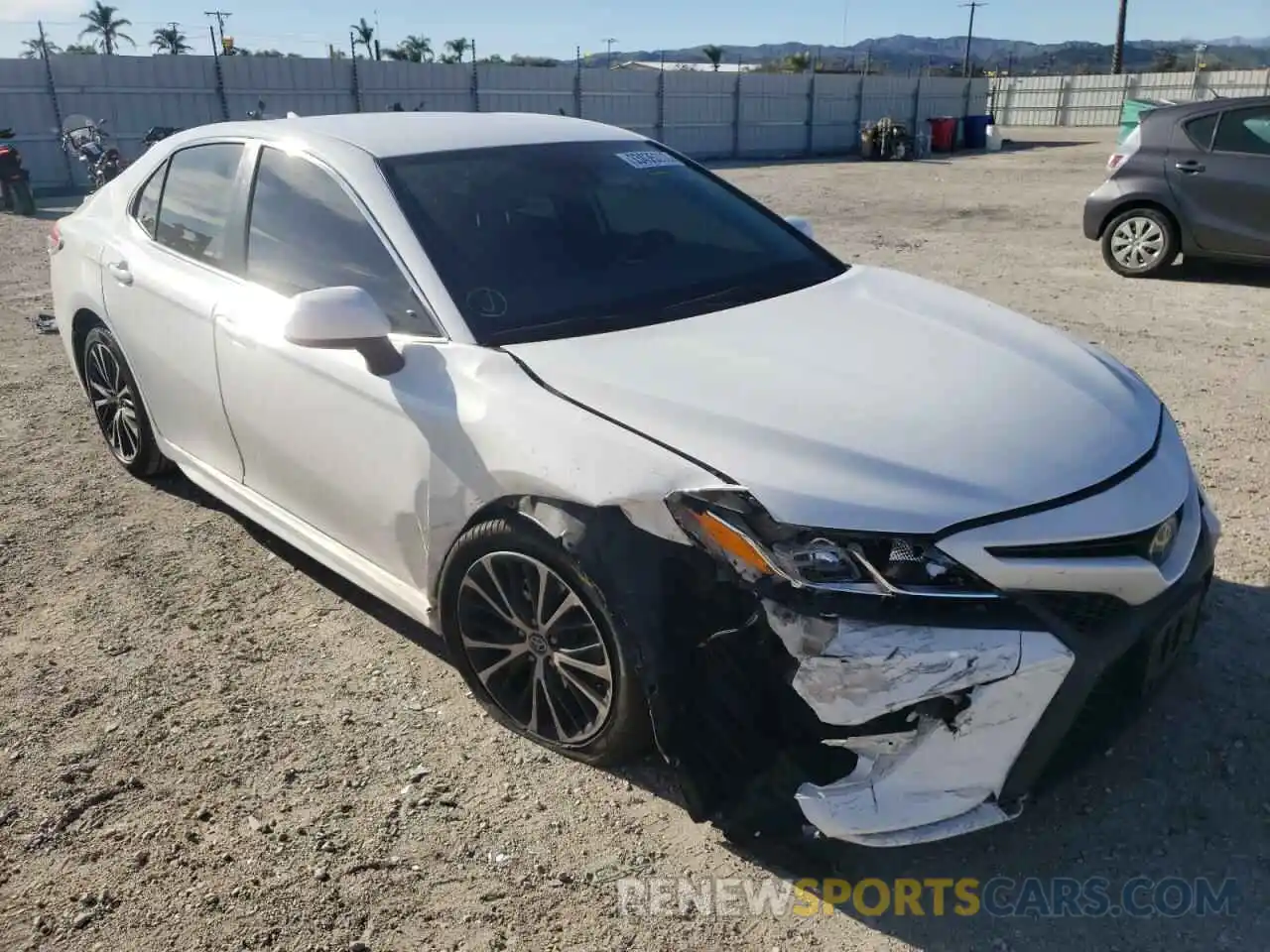 1 Photograph of a damaged car 4T1B11HK1KU682959 TOYOTA CAMRY 2019