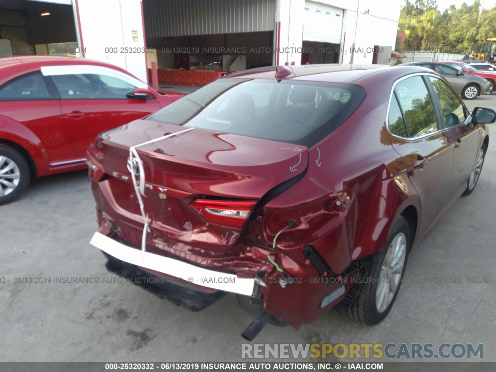 6 Photograph of a damaged car 4T1B11HK1KU682962 TOYOTA CAMRY 2019