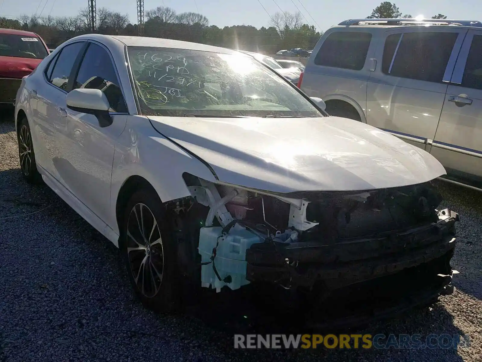 1 Photograph of a damaged car 4T1B11HK1KU684629 TOYOTA CAMRY 2019