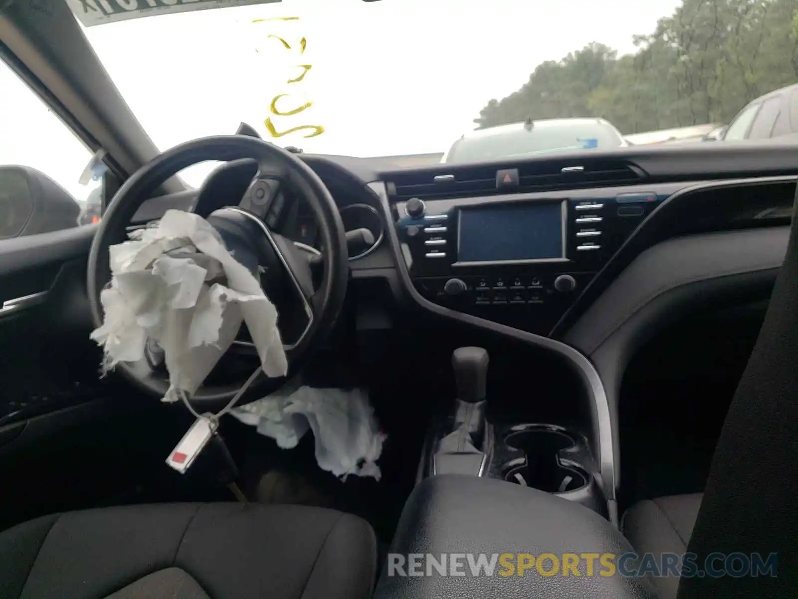 9 Photograph of a damaged car 4T1B11HK1KU685215 TOYOTA CAMRY 2019