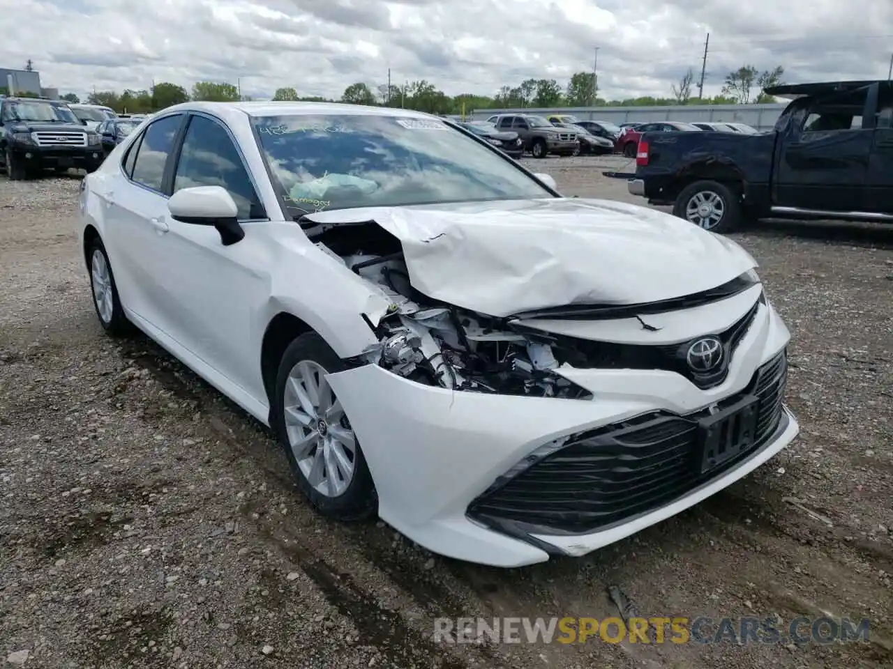 1 Photograph of a damaged car 4T1B11HK1KU686753 TOYOTA CAMRY 2019