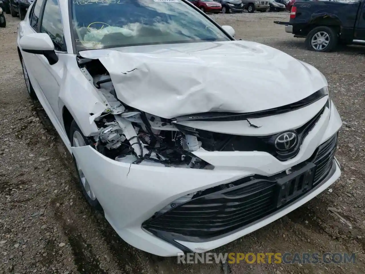 9 Photograph of a damaged car 4T1B11HK1KU686753 TOYOTA CAMRY 2019