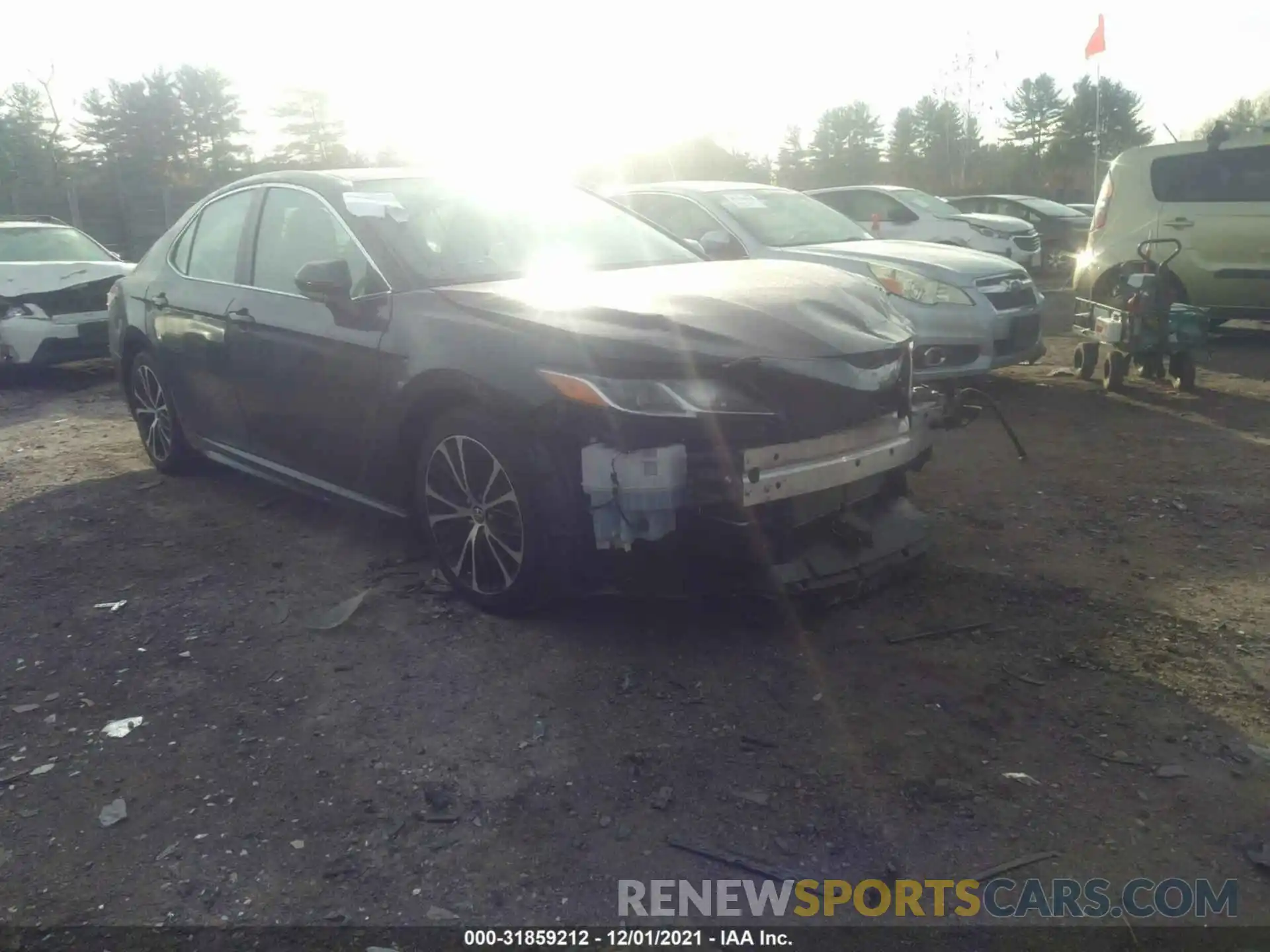 1 Photograph of a damaged car 4T1B11HK1KU686946 TOYOTA CAMRY 2019