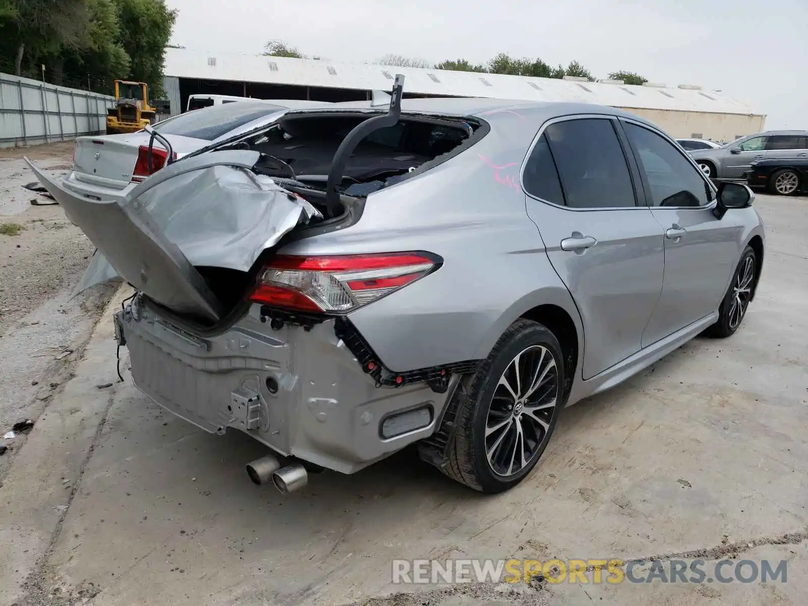 4 Photograph of a damaged car 4T1B11HK1KU687465 TOYOTA CAMRY 2019