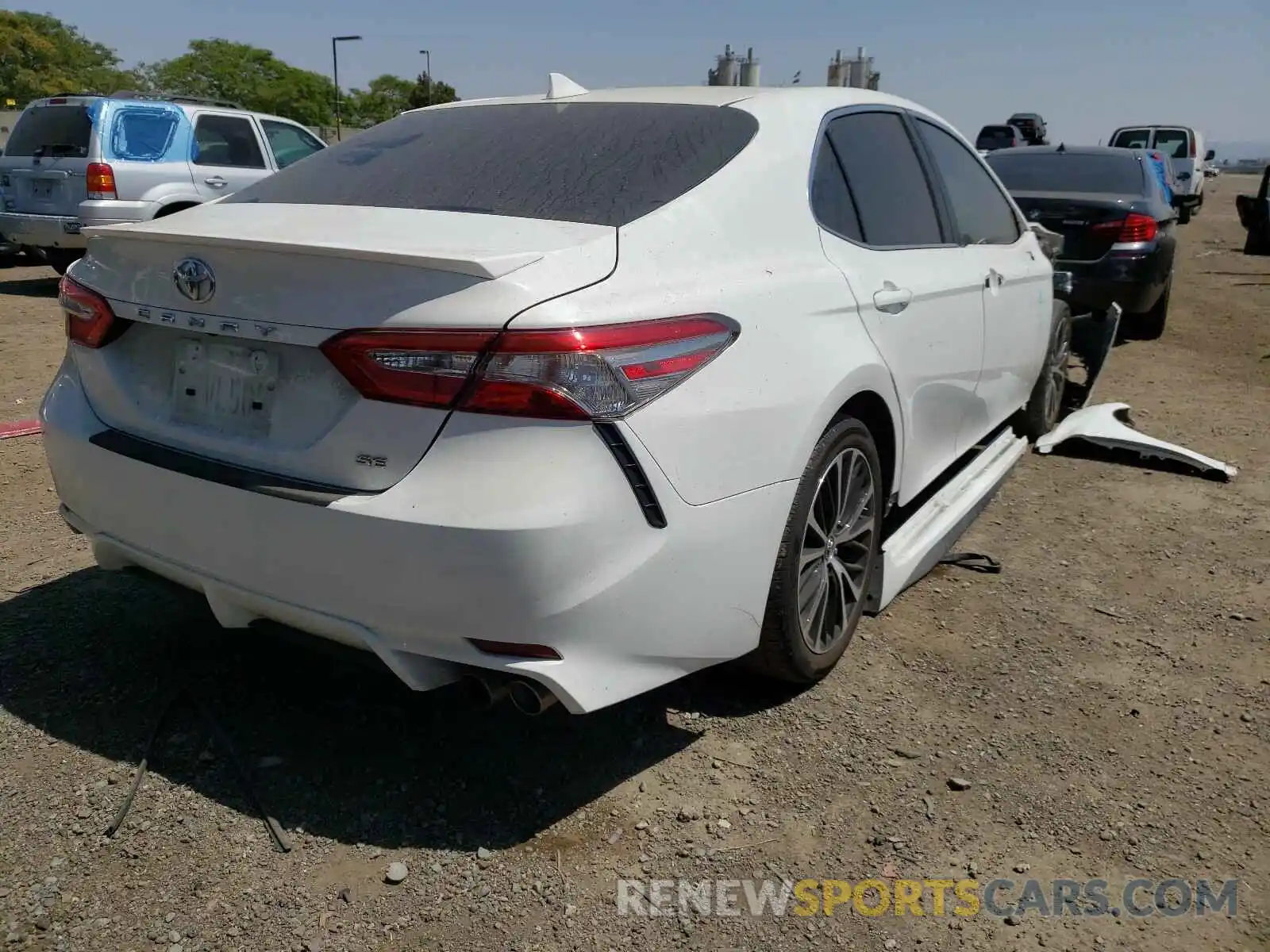 4 Фотография поврежденного автомобиля 4T1B11HK1KU688566 TOYOTA CAMRY 2019