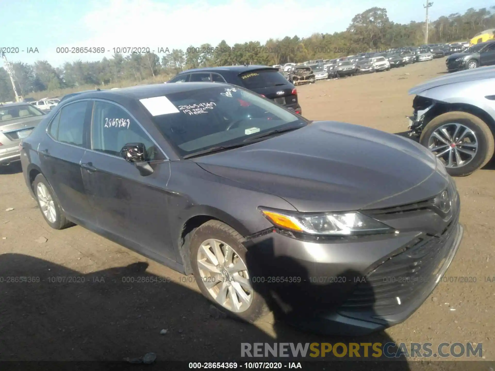 1 Photograph of a damaged car 4T1B11HK1KU689877 TOYOTA CAMRY 2019