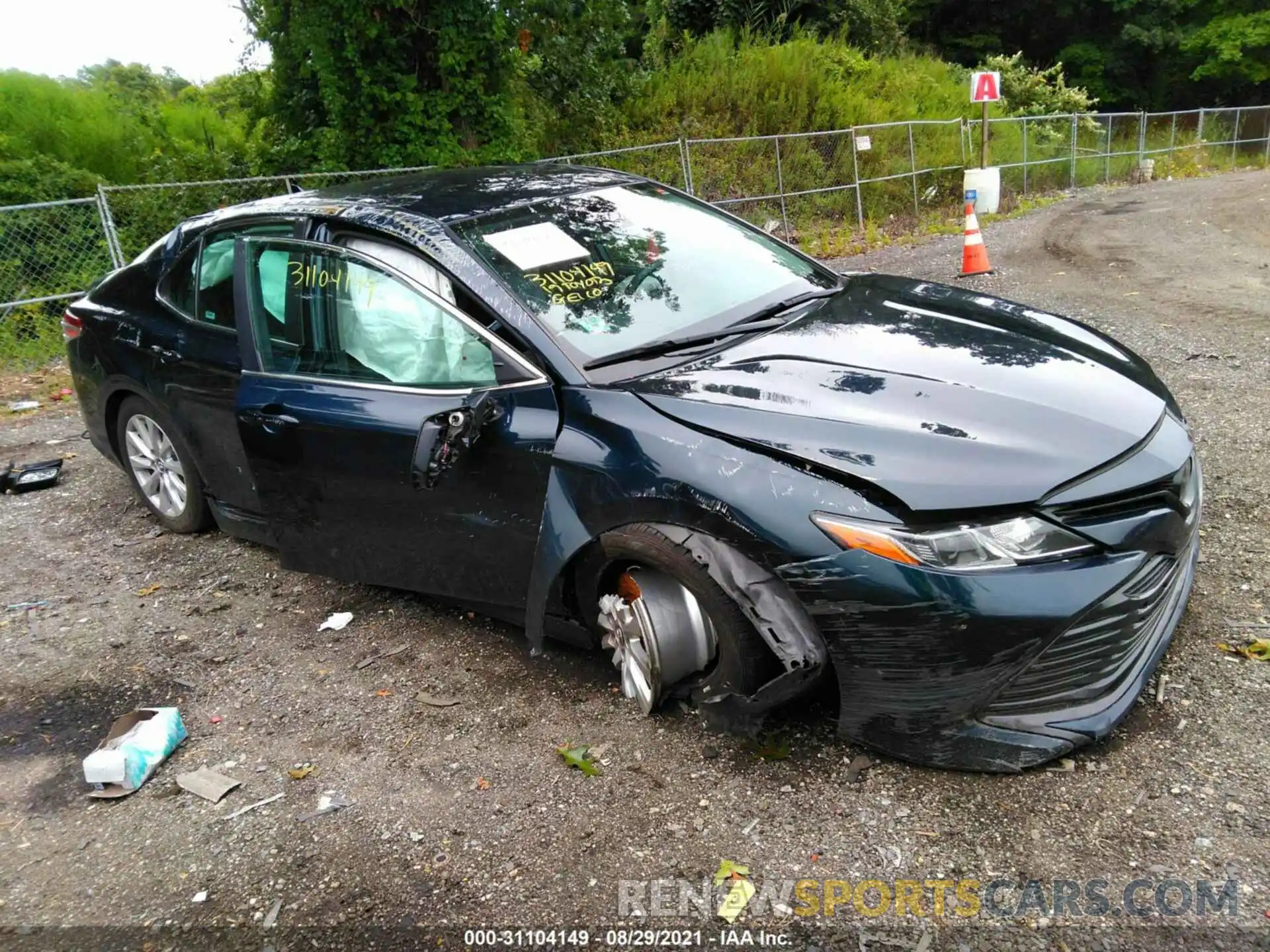 1 Photograph of a damaged car 4T1B11HK1KU690110 TOYOTA CAMRY 2019