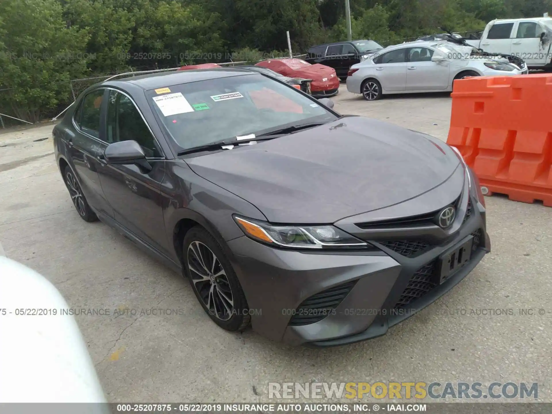 1 Photograph of a damaged car 4T1B11HK1KU690253 TOYOTA CAMRY 2019