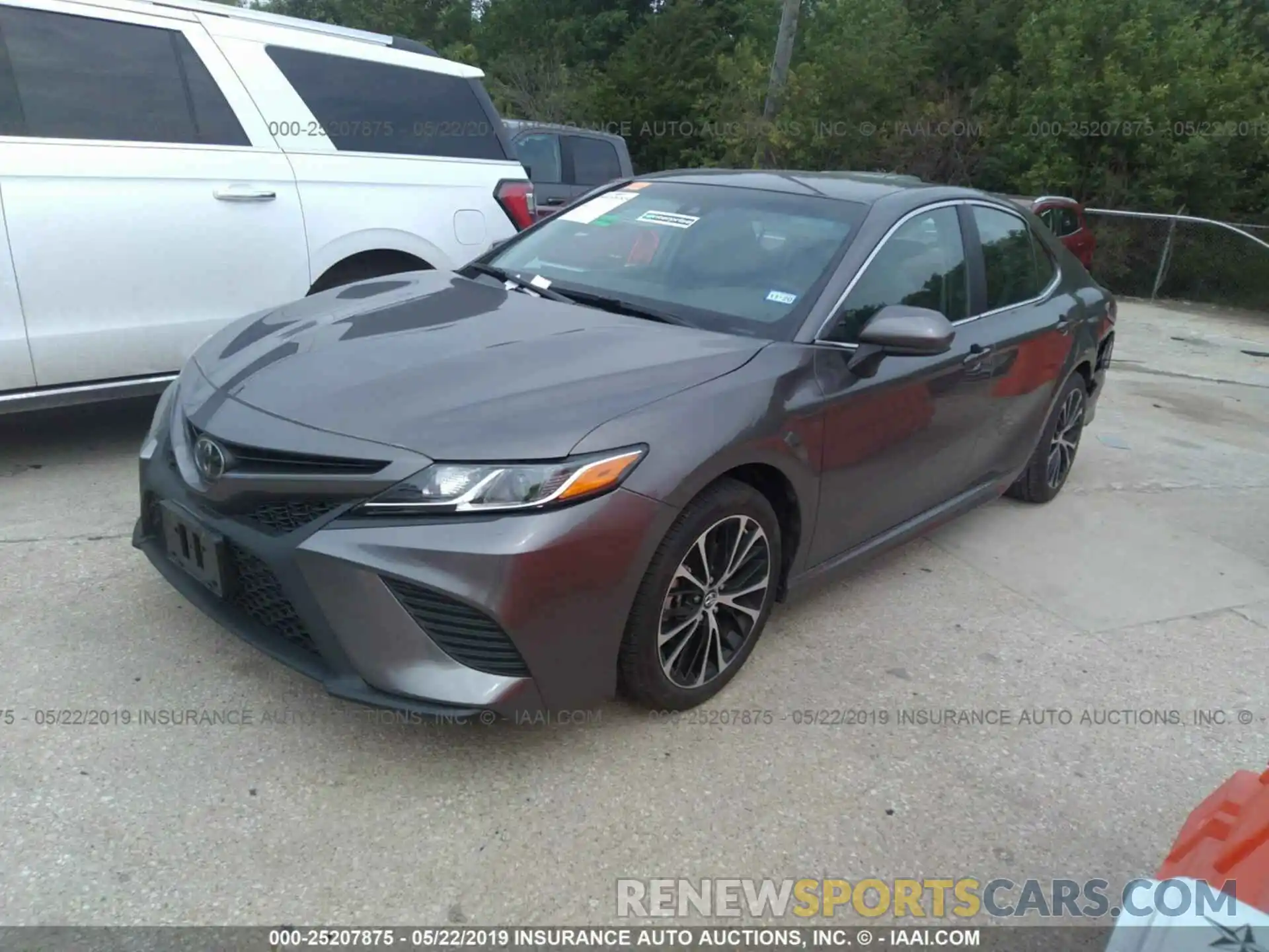 2 Photograph of a damaged car 4T1B11HK1KU690253 TOYOTA CAMRY 2019