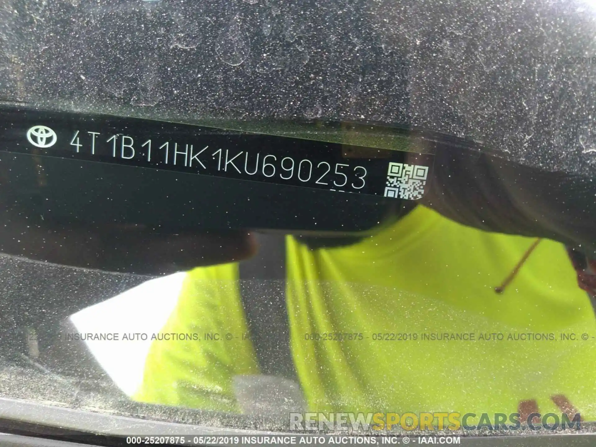 9 Photograph of a damaged car 4T1B11HK1KU690253 TOYOTA CAMRY 2019