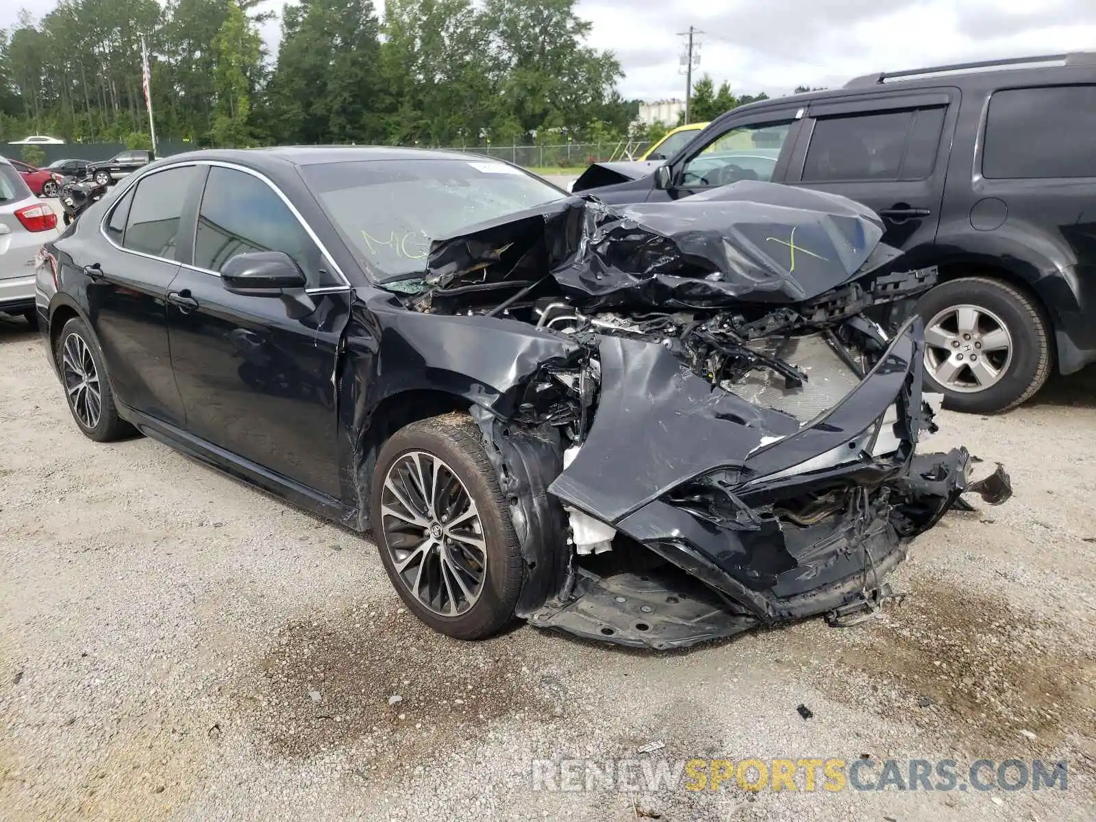 1 Photograph of a damaged car 4T1B11HK1KU690530 TOYOTA CAMRY 2019