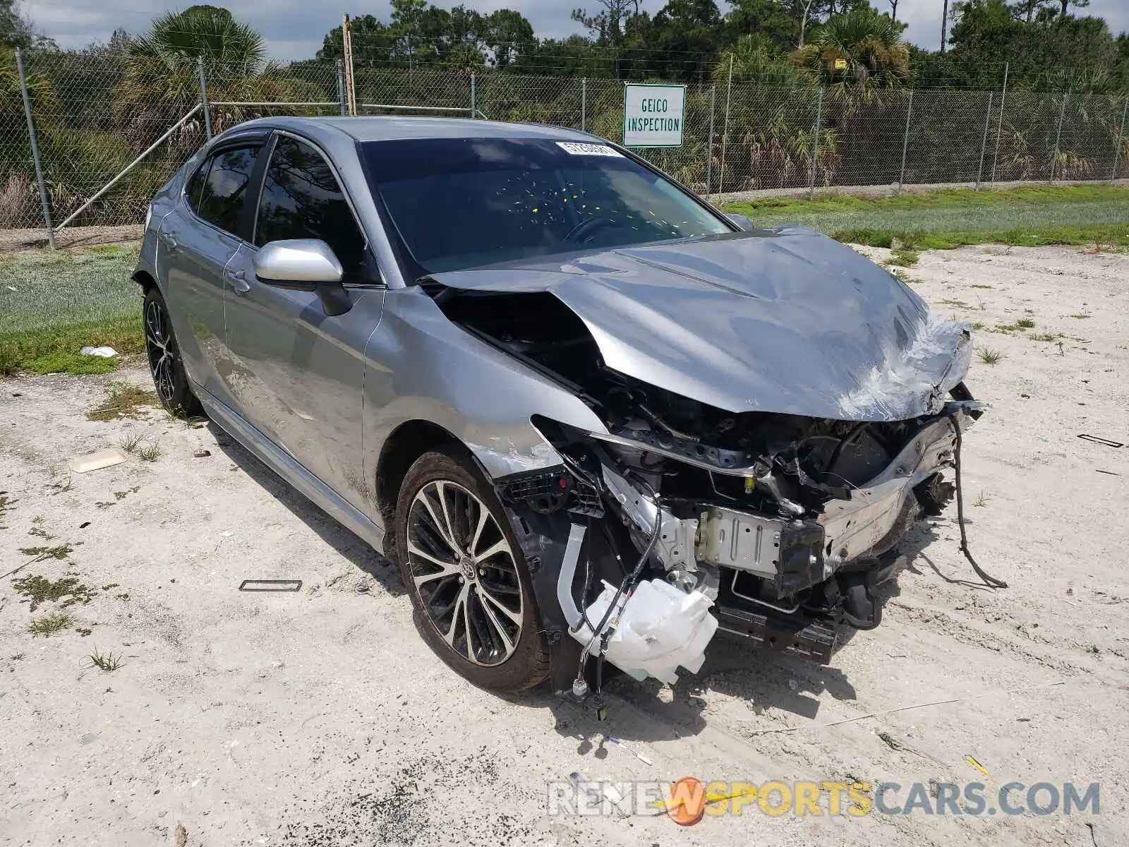 1 Photograph of a damaged car 4T1B11HK1KU691239 TOYOTA CAMRY 2019