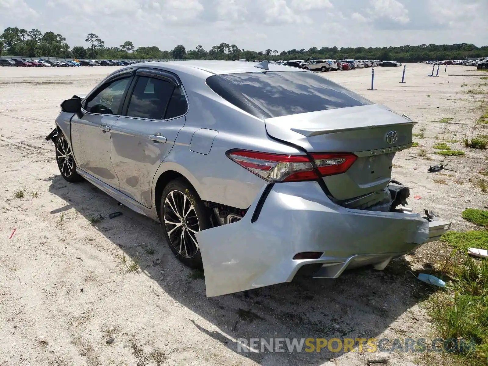 3 Photograph of a damaged car 4T1B11HK1KU691239 TOYOTA CAMRY 2019