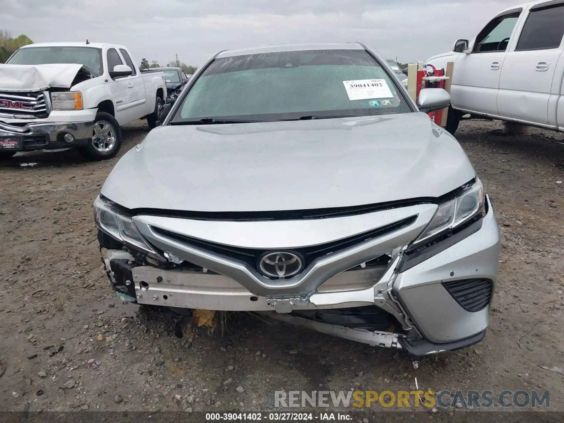 13 Photograph of a damaged car 4T1B11HK1KU691287 TOYOTA CAMRY 2019