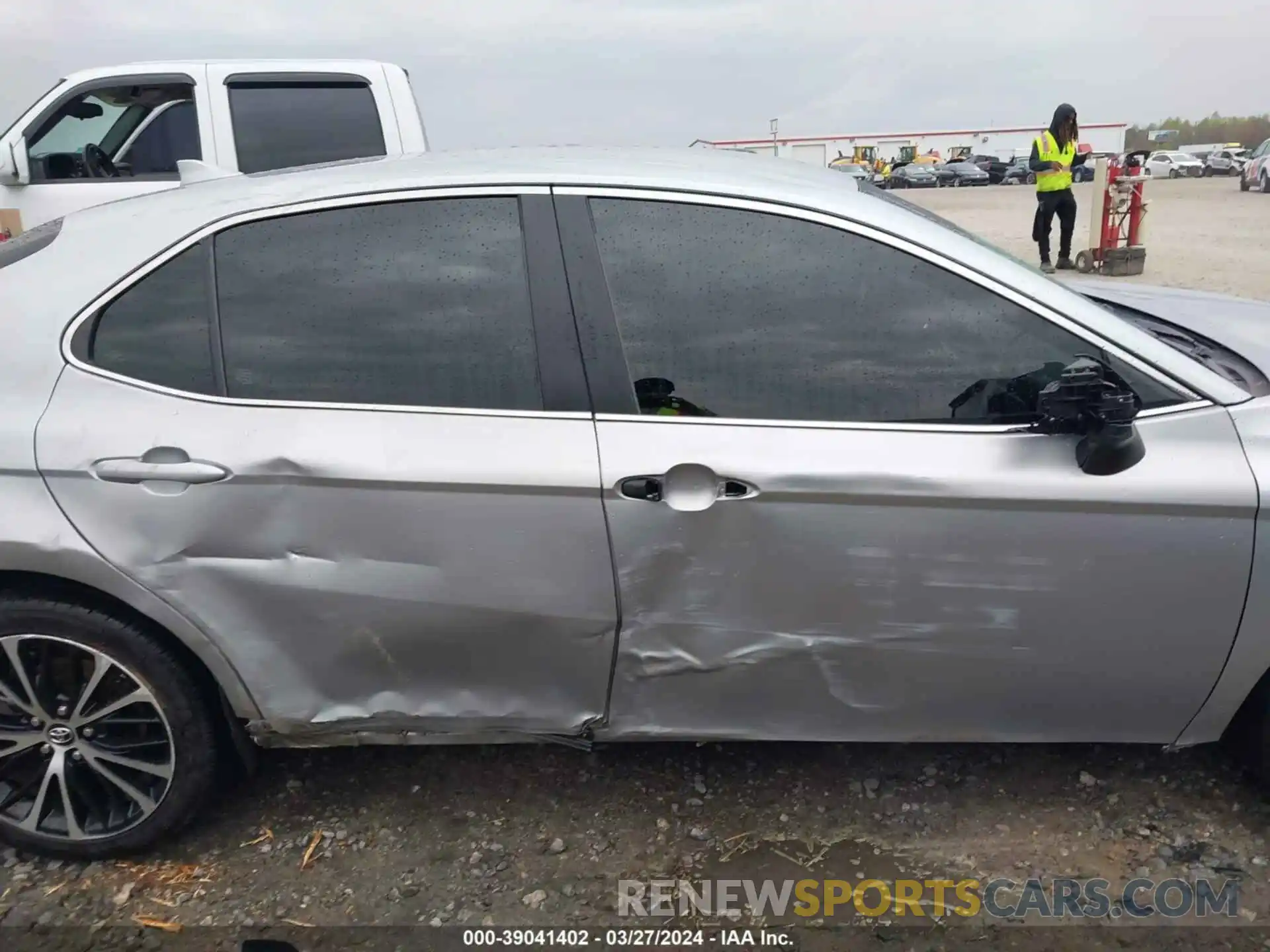14 Фотография поврежденного автомобиля 4T1B11HK1KU691287 TOYOTA CAMRY 2019