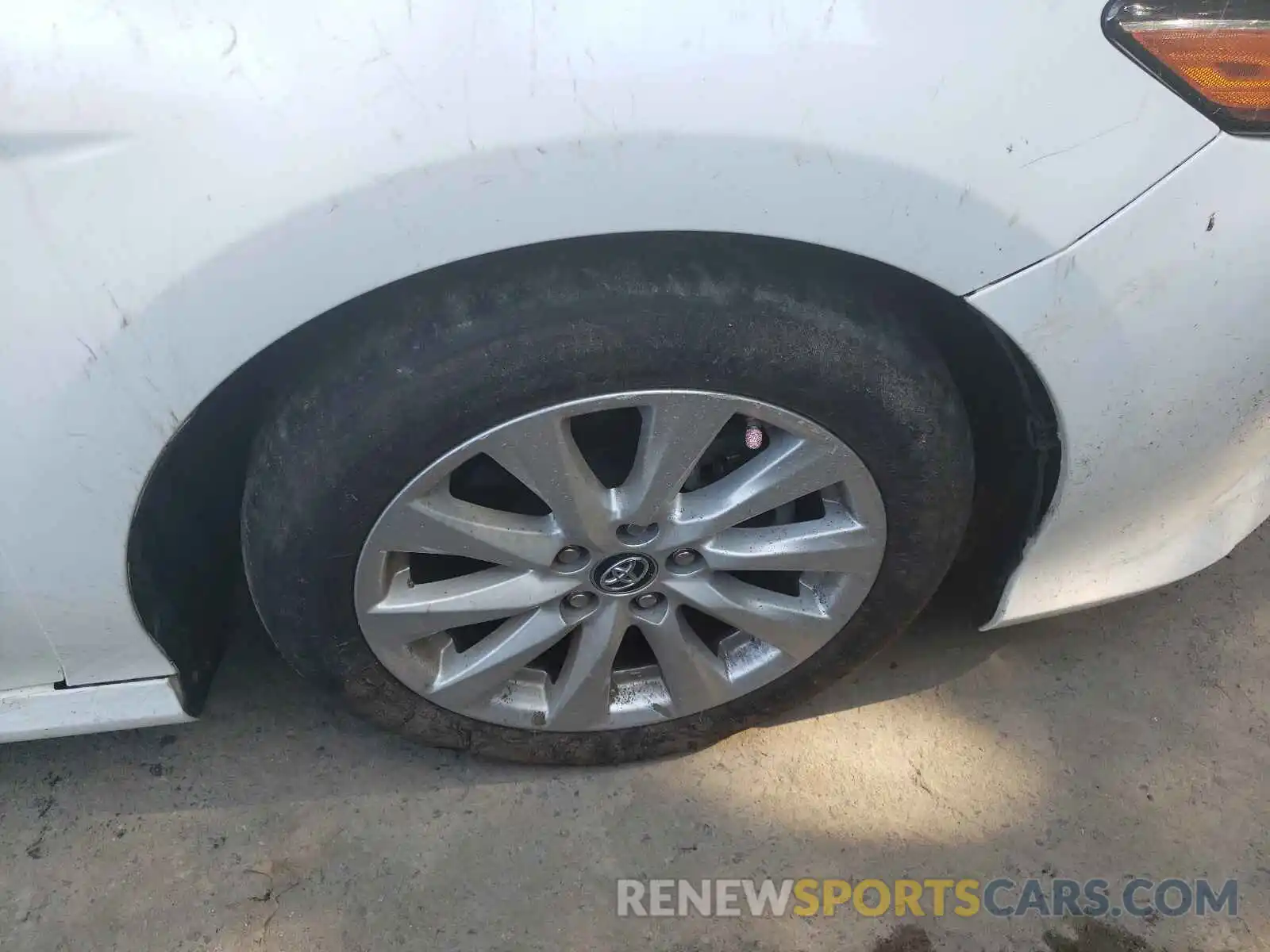 9 Photograph of a damaged car 4T1B11HK1KU691841 TOYOTA CAMRY 2019