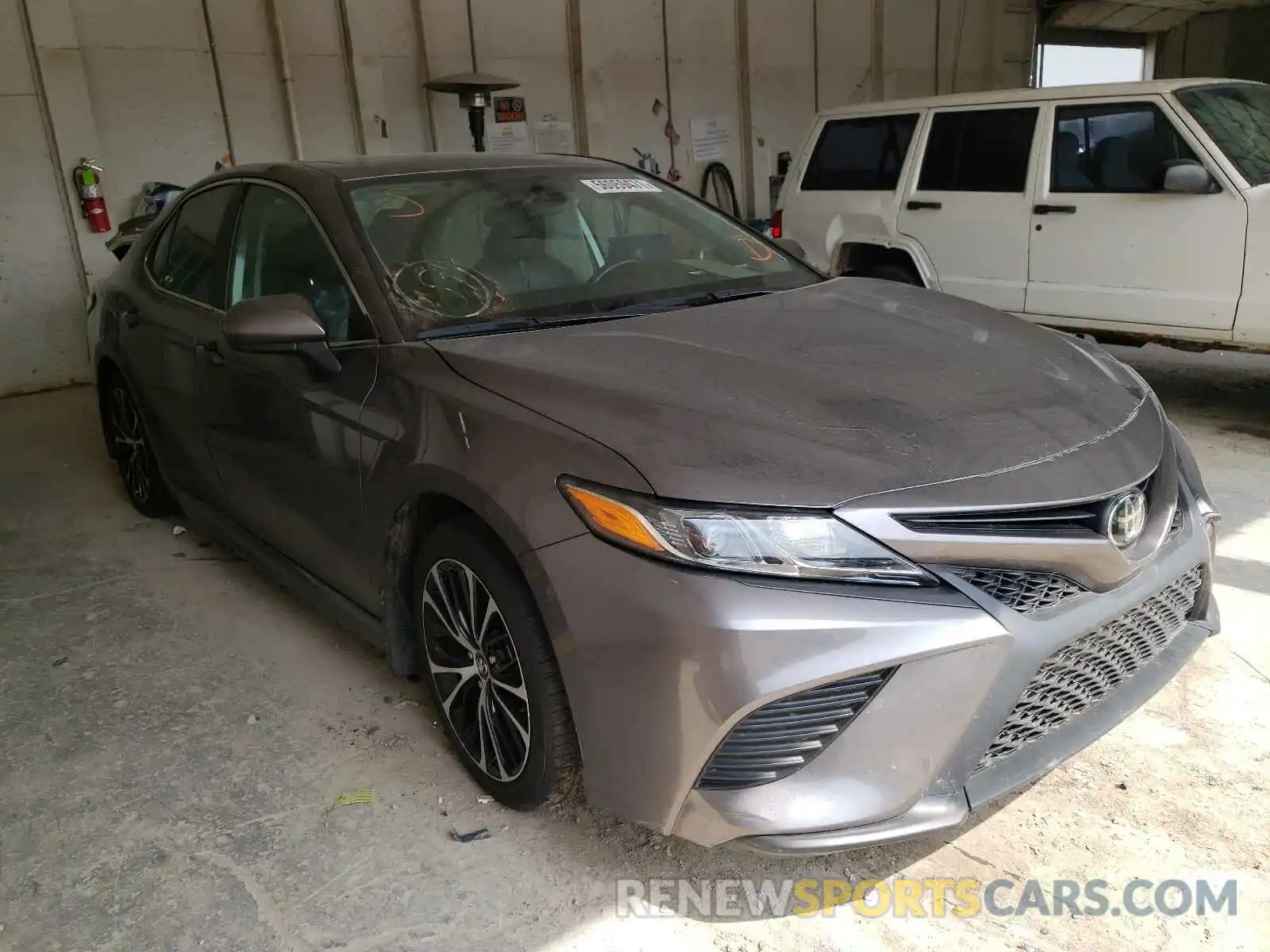 1 Photograph of a damaged car 4T1B11HK1KU693315 TOYOTA CAMRY 2019