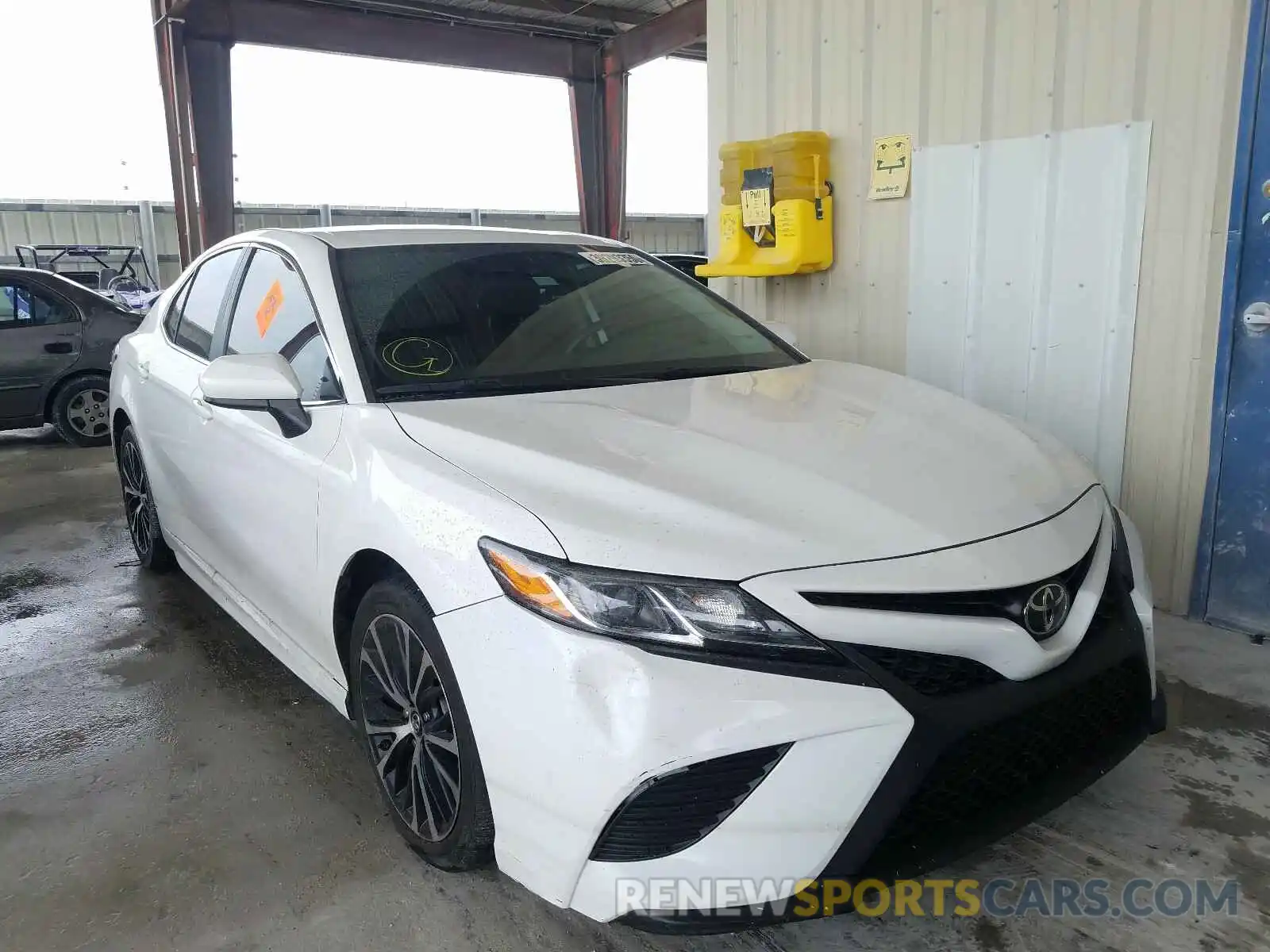 1 Photograph of a damaged car 4T1B11HK1KU694450 TOYOTA CAMRY 2019