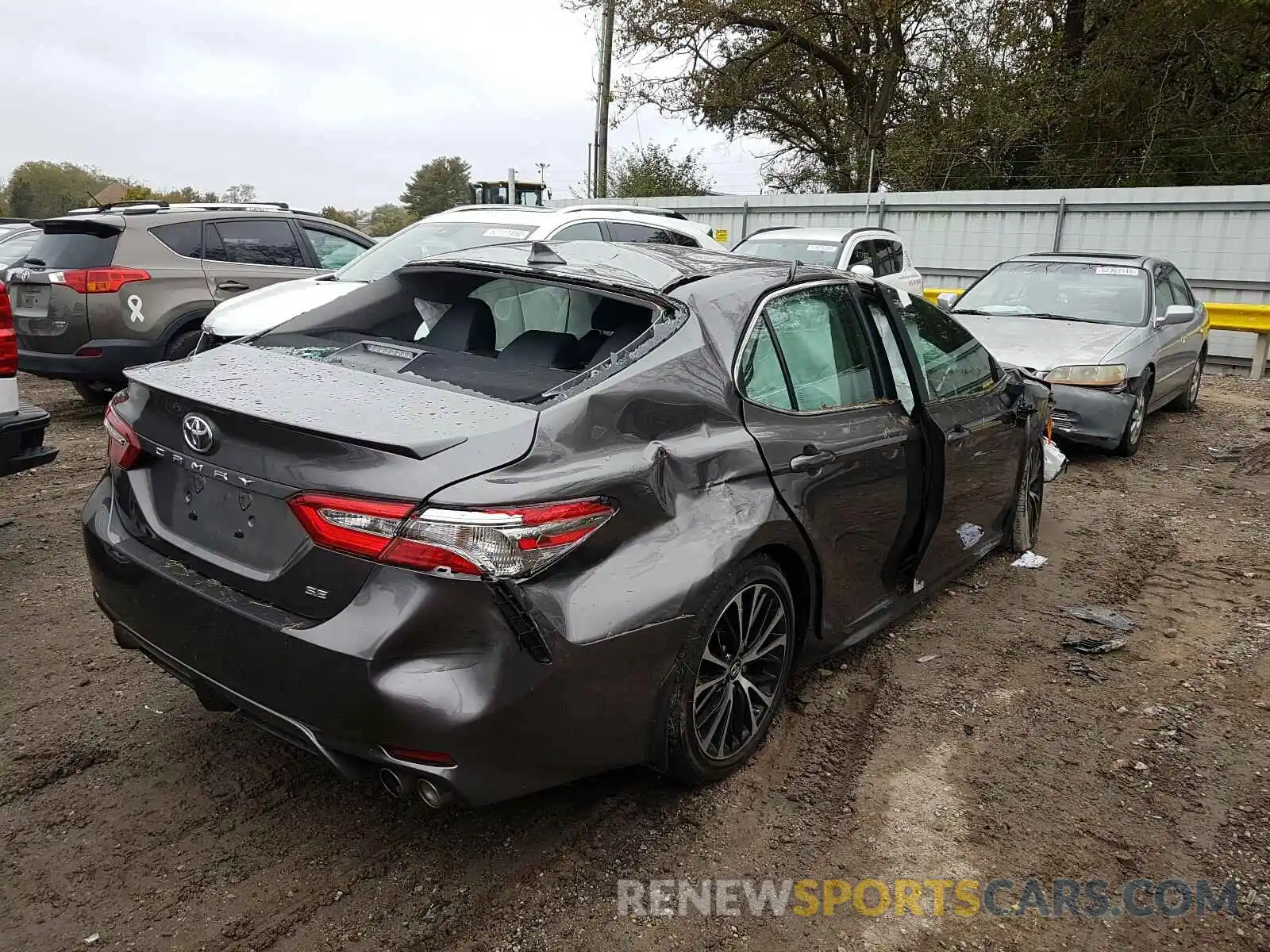 4 Photograph of a damaged car 4T1B11HK1KU695601 TOYOTA CAMRY 2019