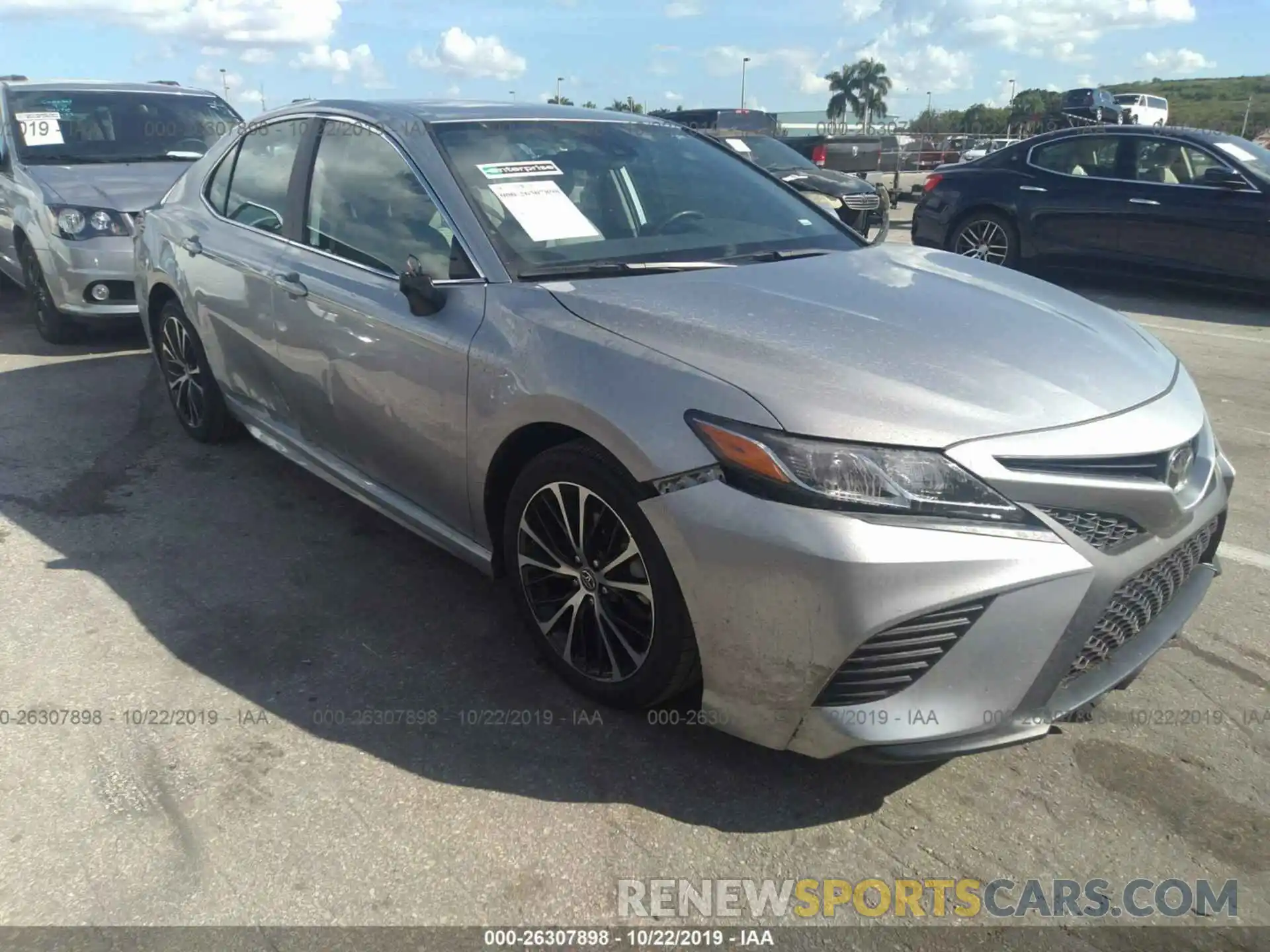 1 Photograph of a damaged car 4T1B11HK1KU696568 TOYOTA CAMRY 2019