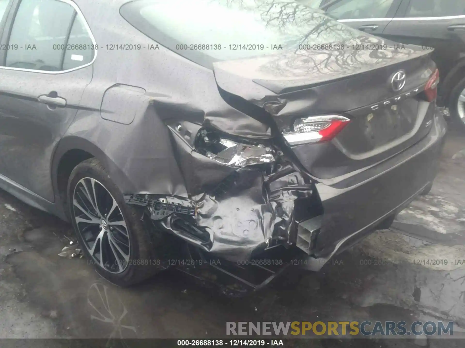 6 Photograph of a damaged car 4T1B11HK1KU696649 TOYOTA CAMRY 2019