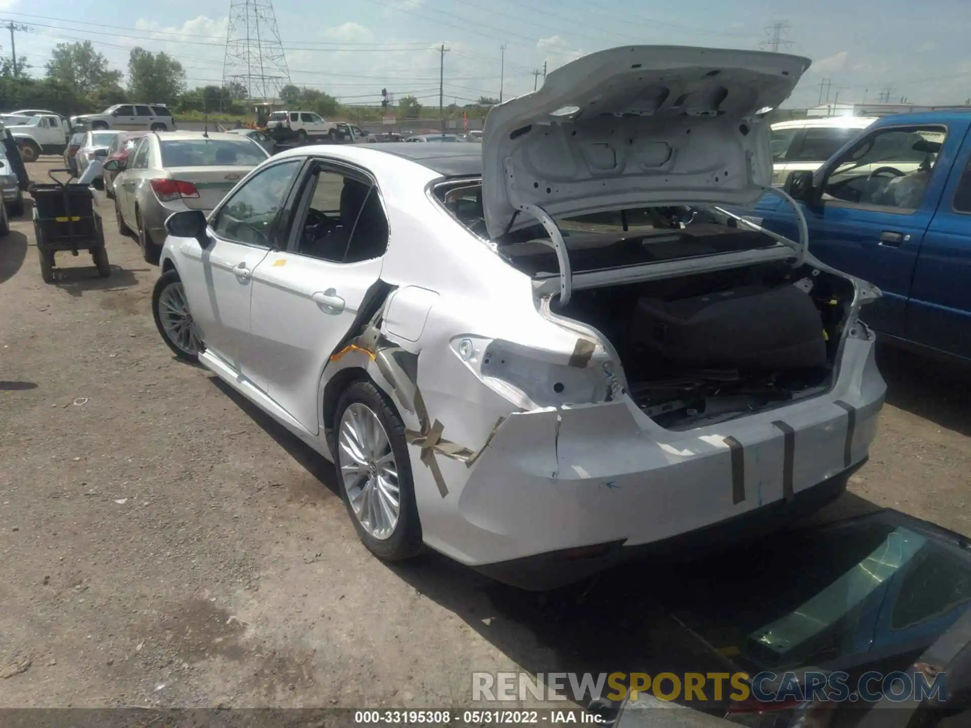 3 Photograph of a damaged car 4T1B11HK1KU698725 TOYOTA CAMRY 2019