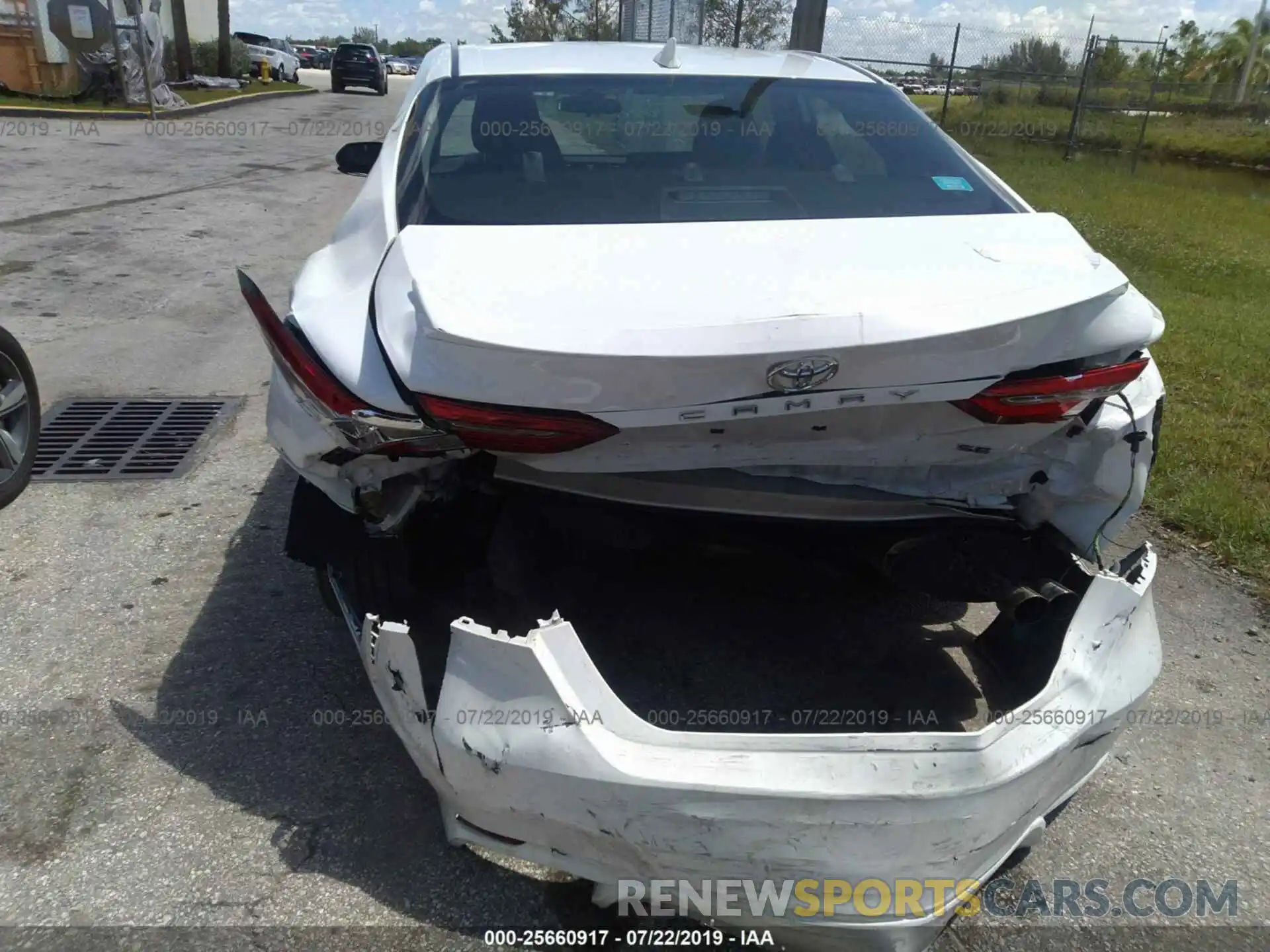 6 Photograph of a damaged car 4T1B11HK1KU698868 TOYOTA CAMRY 2019