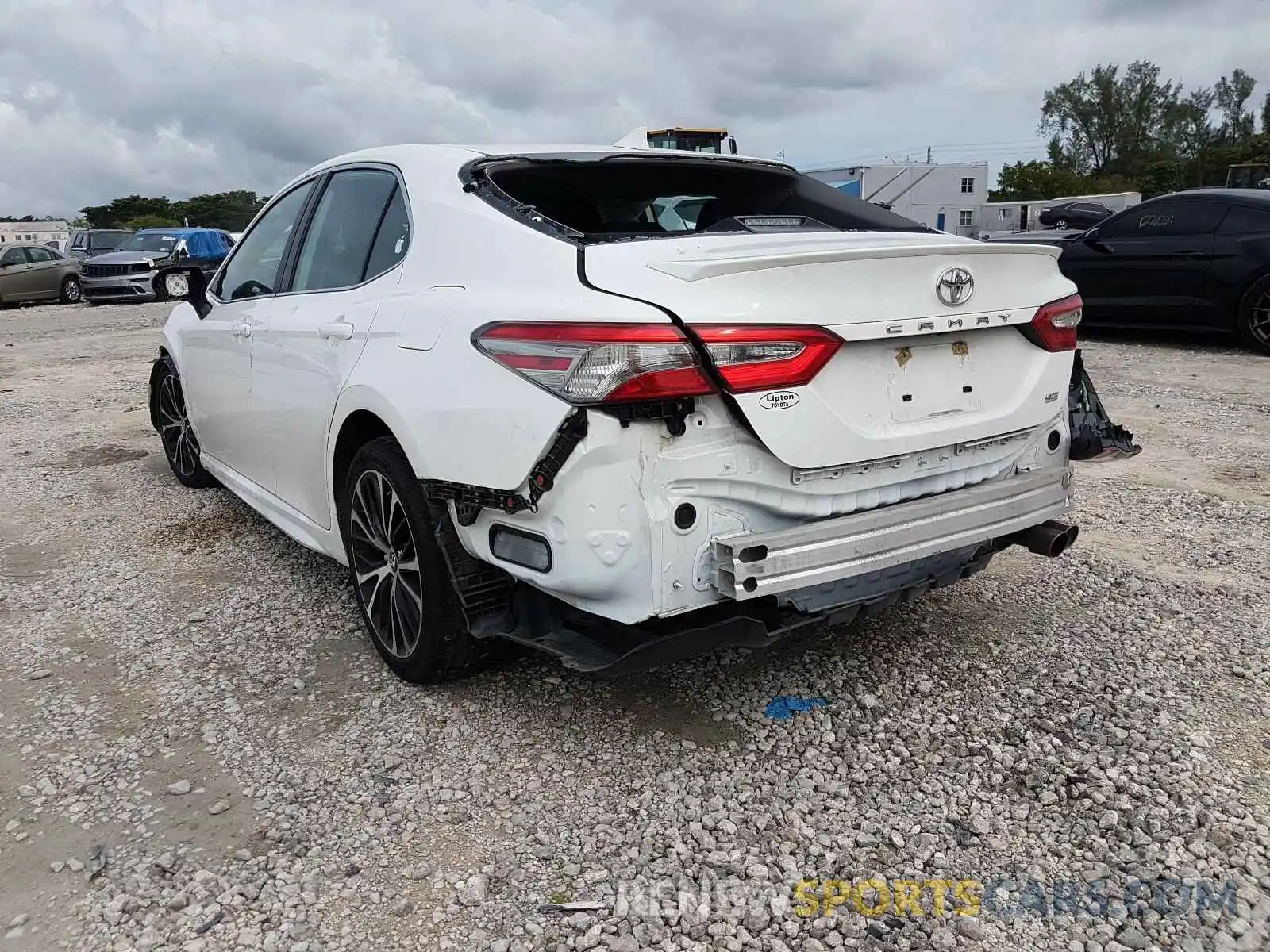 3 Photograph of a damaged car 4T1B11HK1KU699289 TOYOTA CAMRY 2019