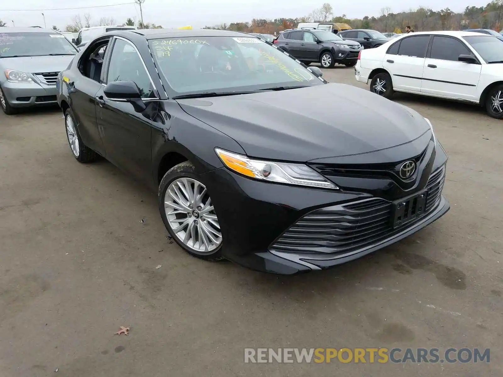 1 Photograph of a damaged car 4T1B11HK1KU699583 TOYOTA CAMRY 2019