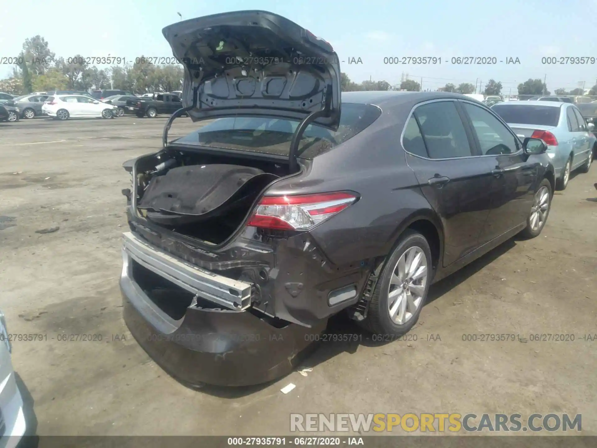 4 Photograph of a damaged car 4T1B11HK1KU699616 TOYOTA CAMRY 2019