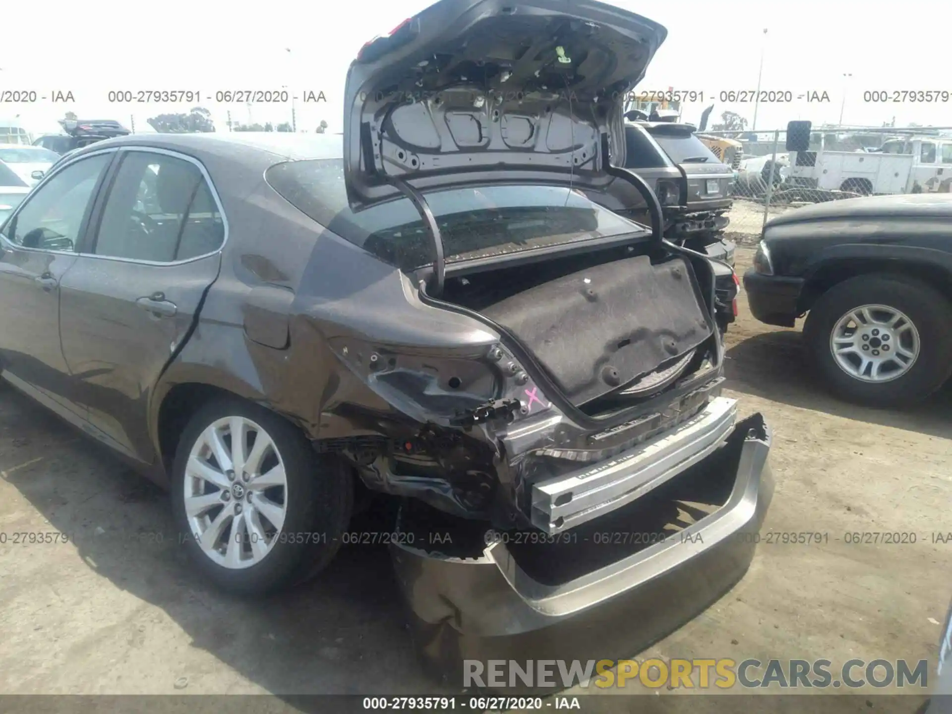 6 Photograph of a damaged car 4T1B11HK1KU699616 TOYOTA CAMRY 2019