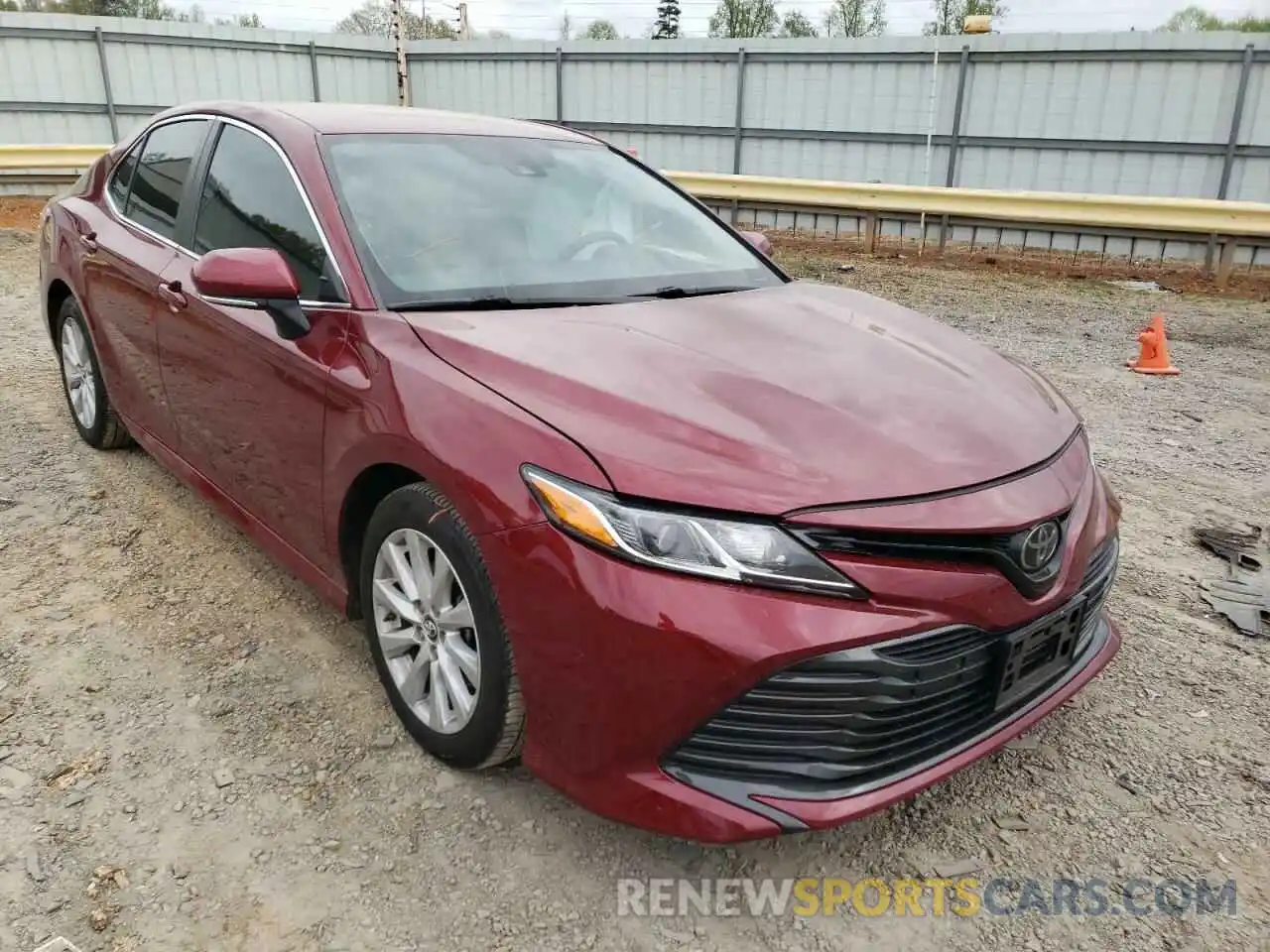 1 Photograph of a damaged car 4T1B11HK1KU700425 TOYOTA CAMRY 2019