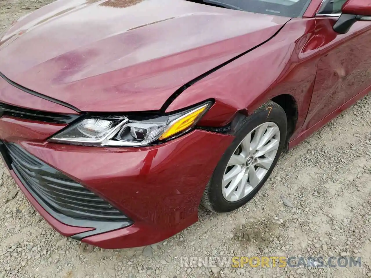 9 Photograph of a damaged car 4T1B11HK1KU700425 TOYOTA CAMRY 2019