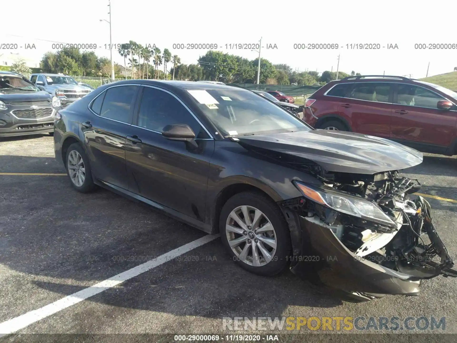 1 Photograph of a damaged car 4T1B11HK1KU702711 TOYOTA CAMRY 2019