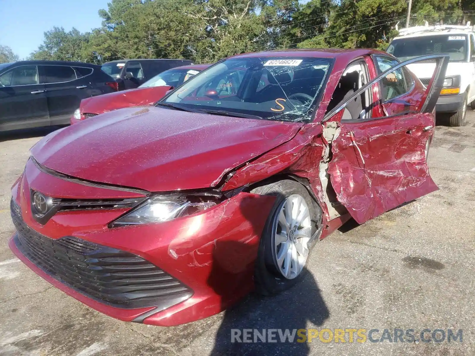 2 Photograph of a damaged car 4T1B11HK1KU704023 TOYOTA CAMRY 2019